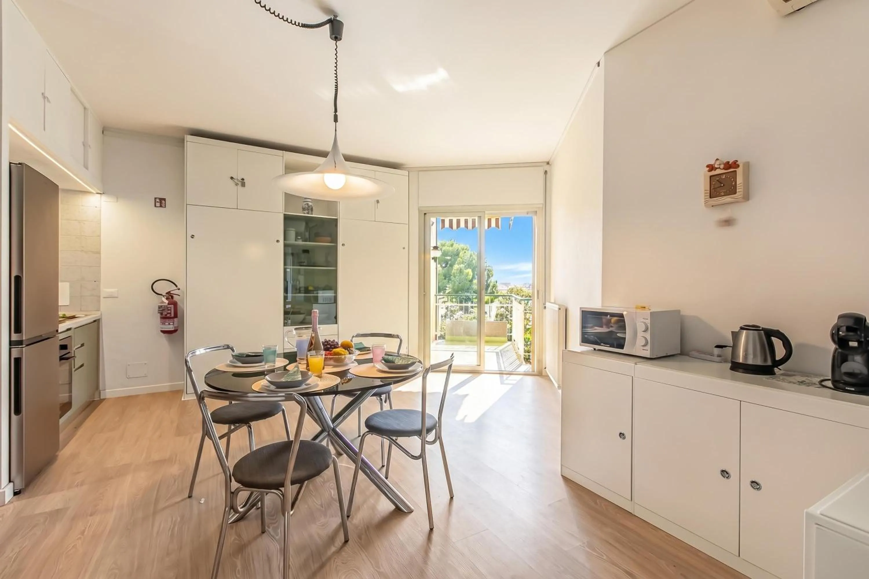 Casa Emma With Sea Glimpse - Happy Rentals