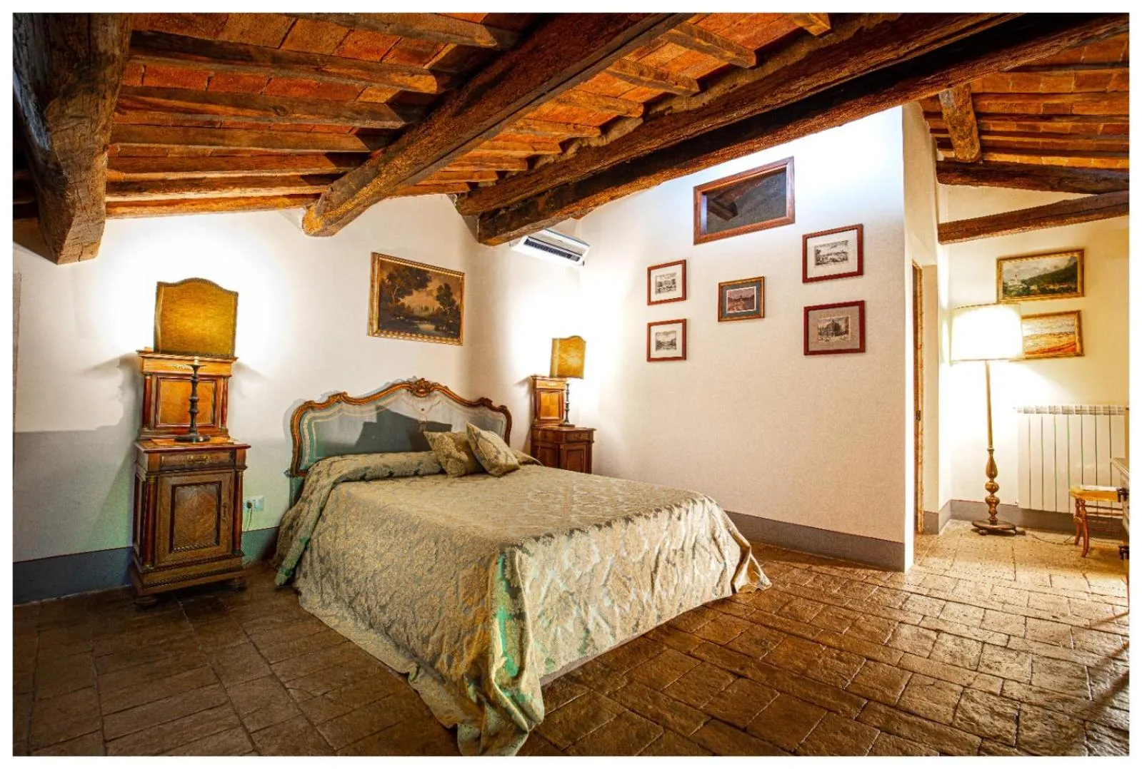 Bed in VesConte Residenza D'epoca dal 1533