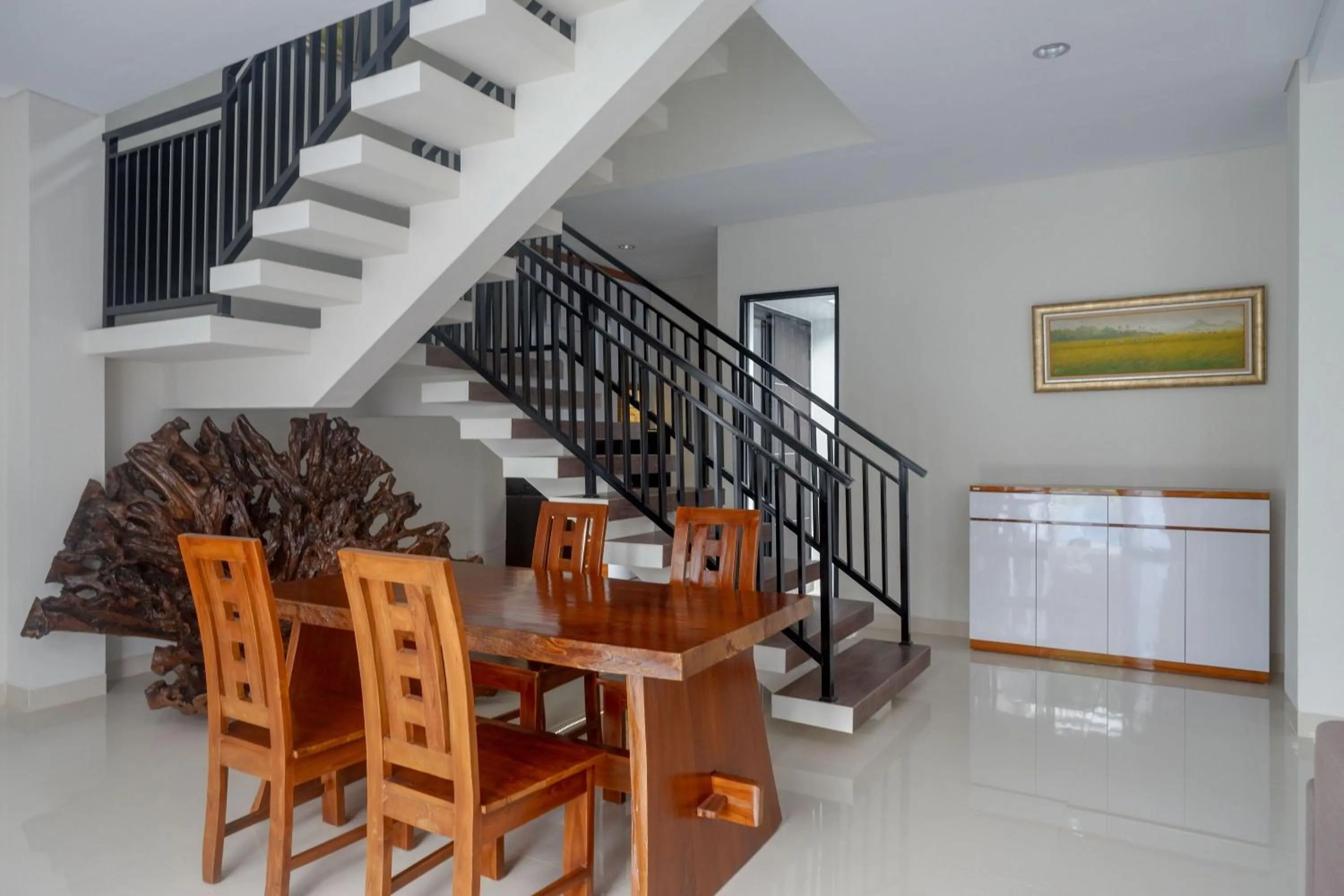 Dining area in The Lavana Greenkhaza Villa Jogja