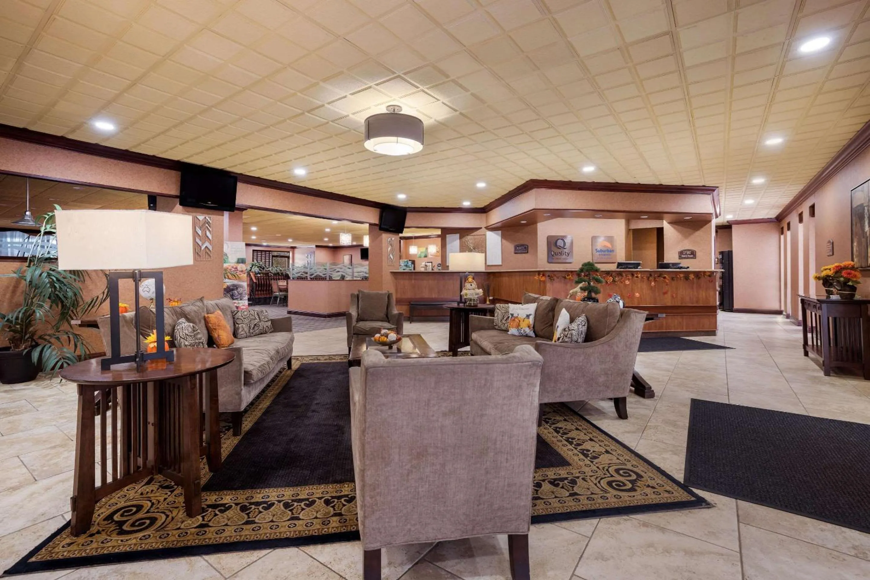 Lobby or reception in Suburban Studios Syracuse Fairgrounds