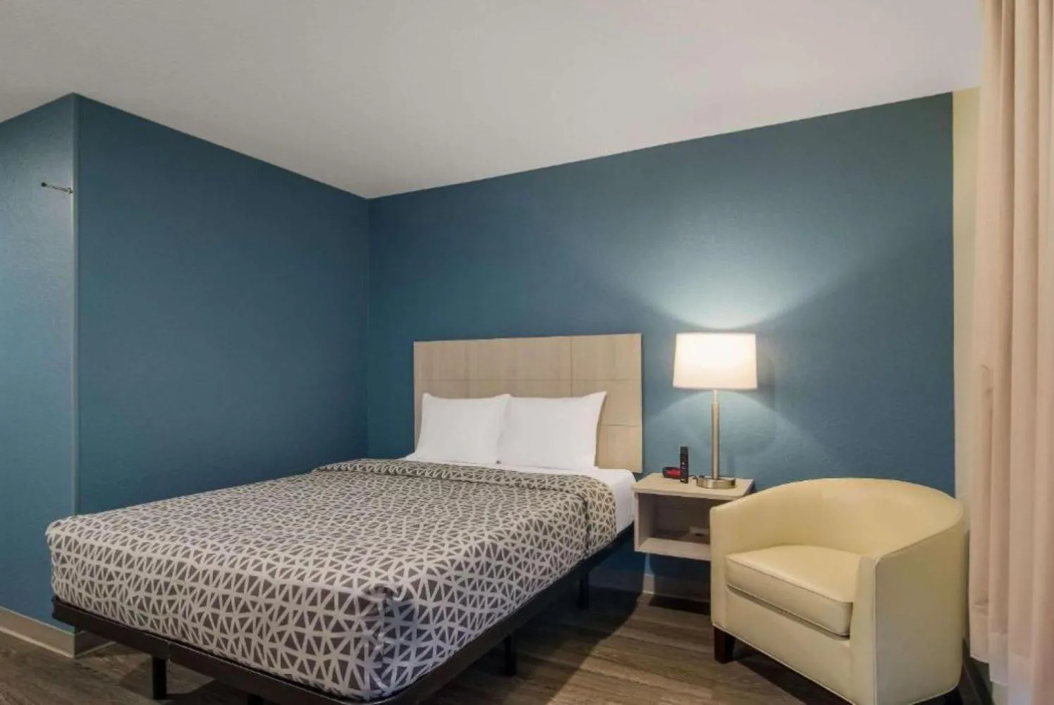 Bedroom, Bed in WoodSpring Suites Jacksonville Orange Park