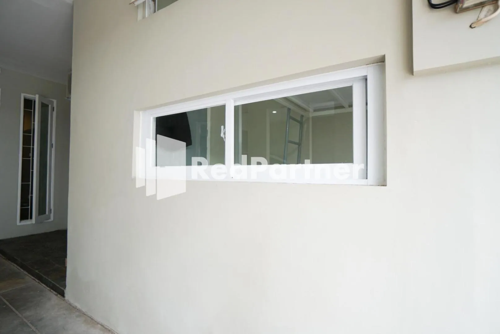 Lobby or reception in Tomang Gelong Guest House Syariah Mitra RedDoorz