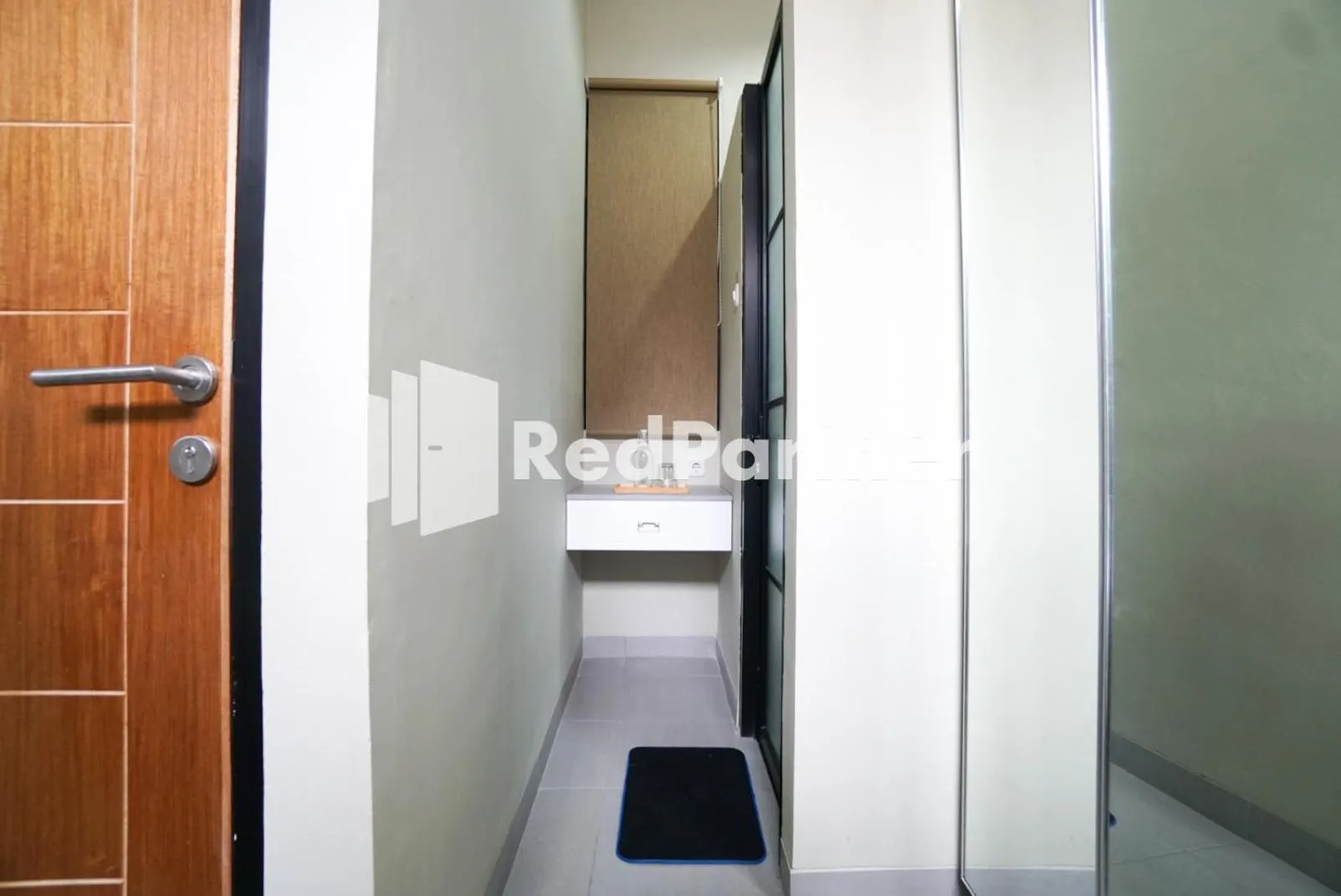 Bedroom, Bed in Tomang Gelong Guest House Syariah Mitra RedDoorz