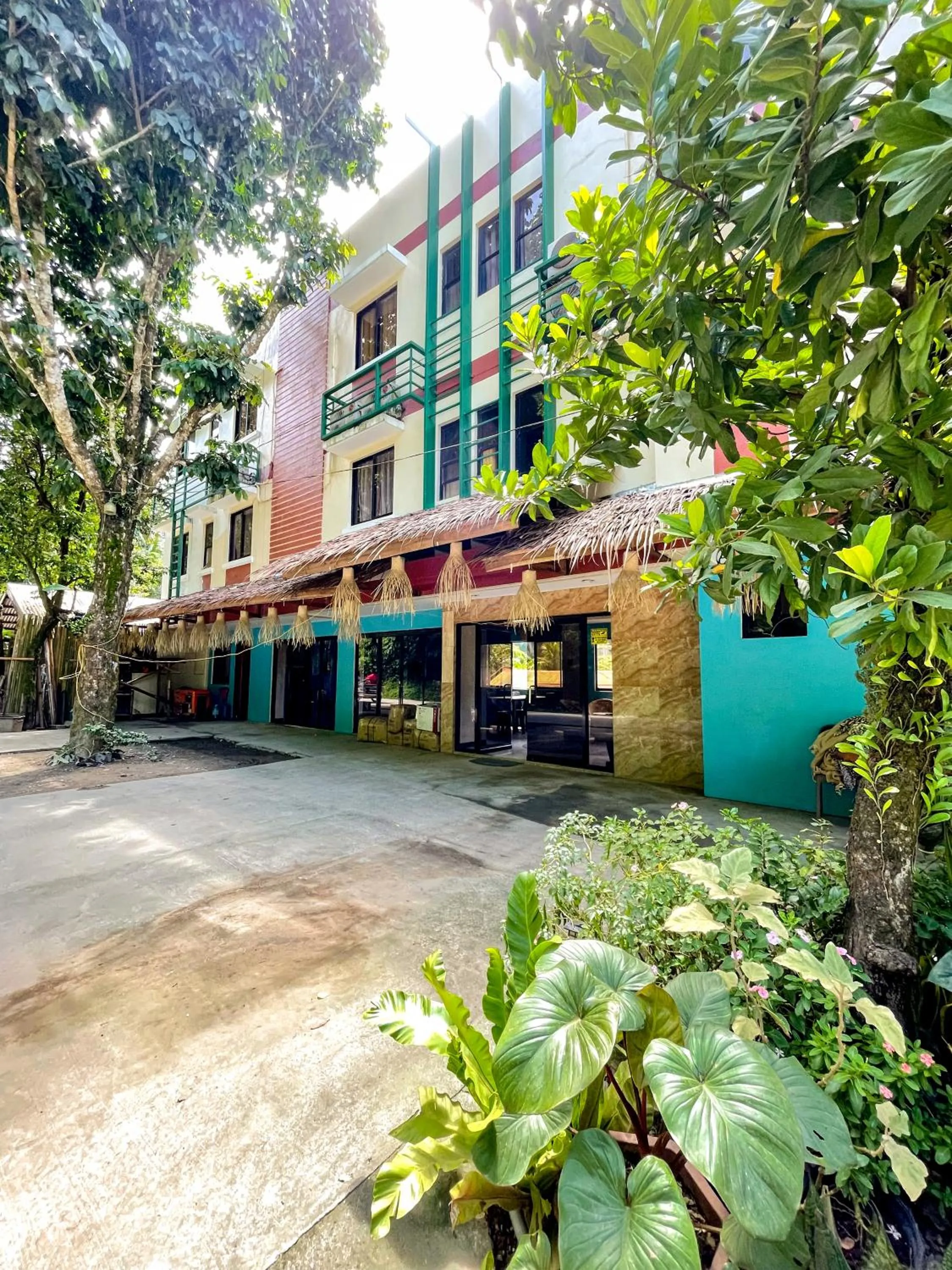 Property building in Amos Pili Tree Inn powered by Cocotel