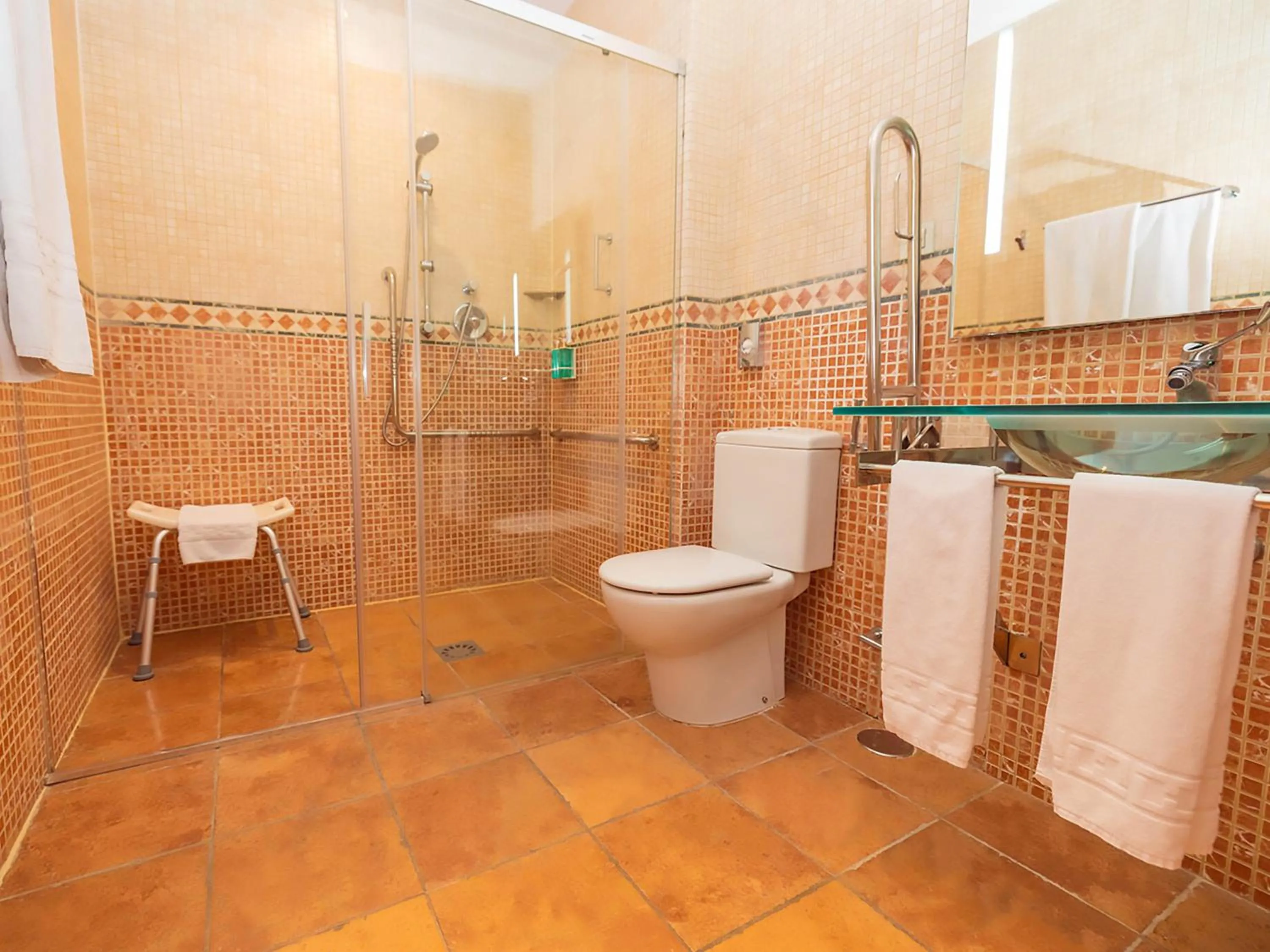 Facility for disabled guests in Isla Canela Golf Hotel Boutique