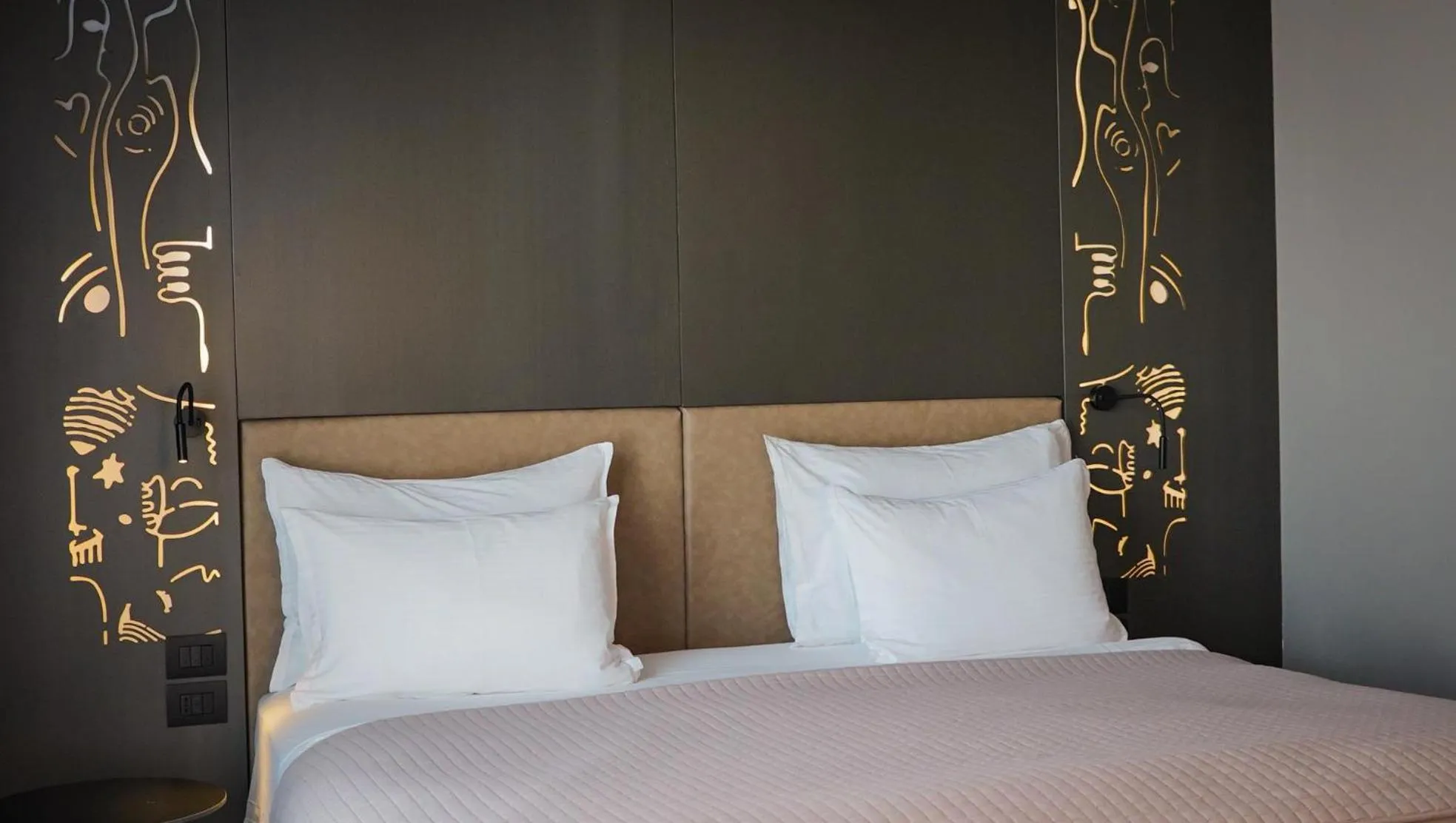 Bed in Arka Art Hotel