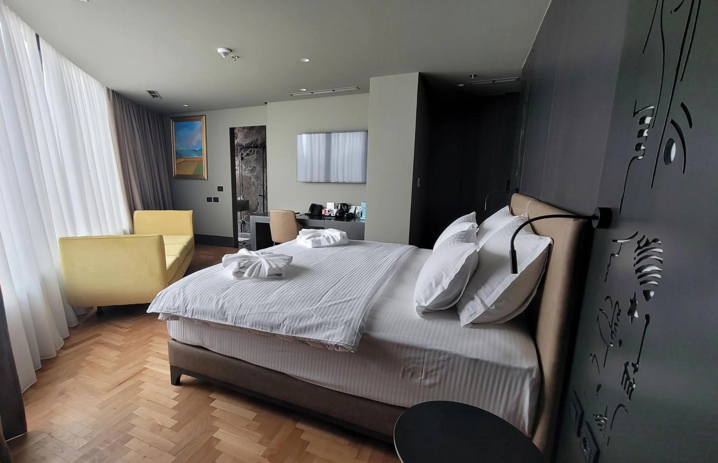 Bed in Arka Art Hotel