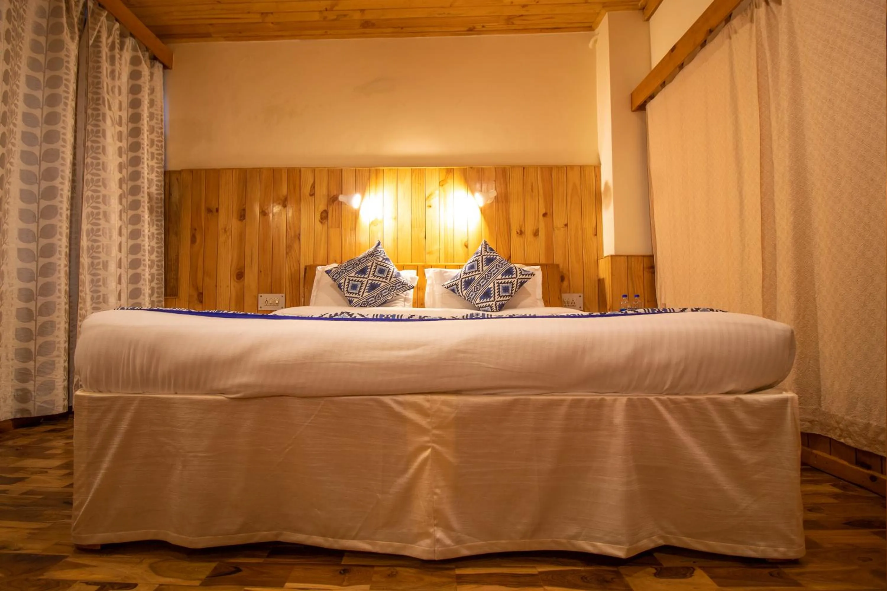 Bed in Hotel Negi's Mayflower A heritage Since 1965