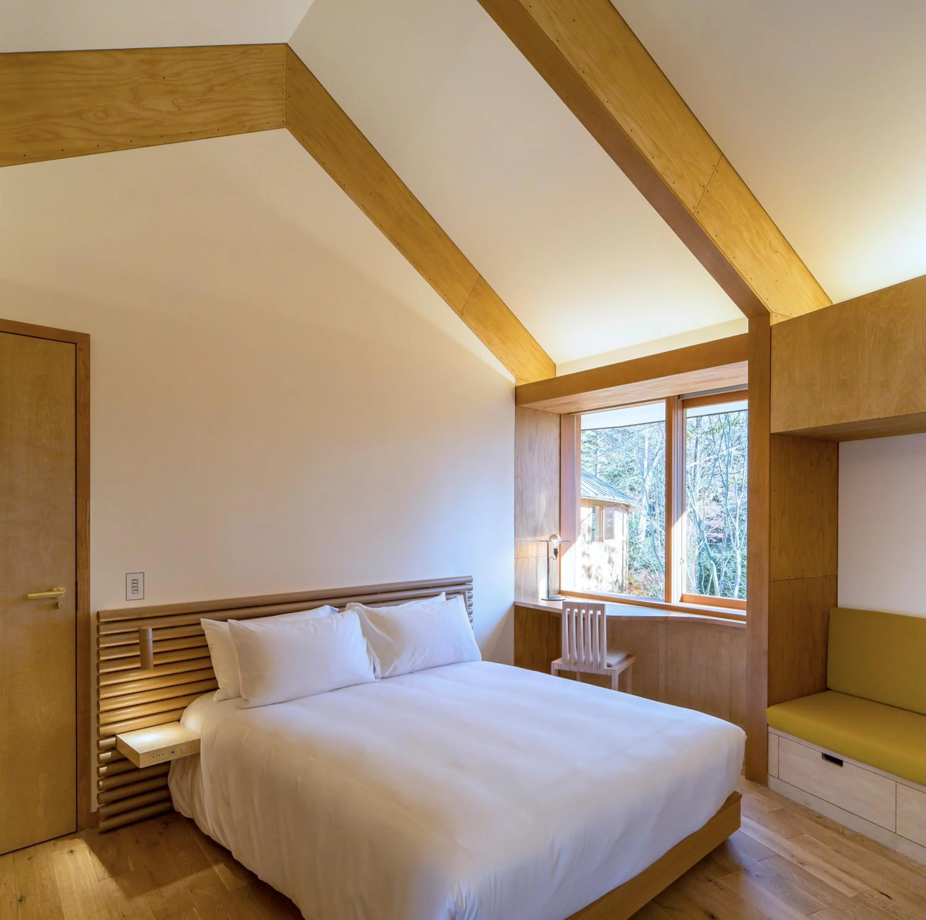 Photo of the whole room, Bed in SHISHI-IWA HOUSE Karuizawa