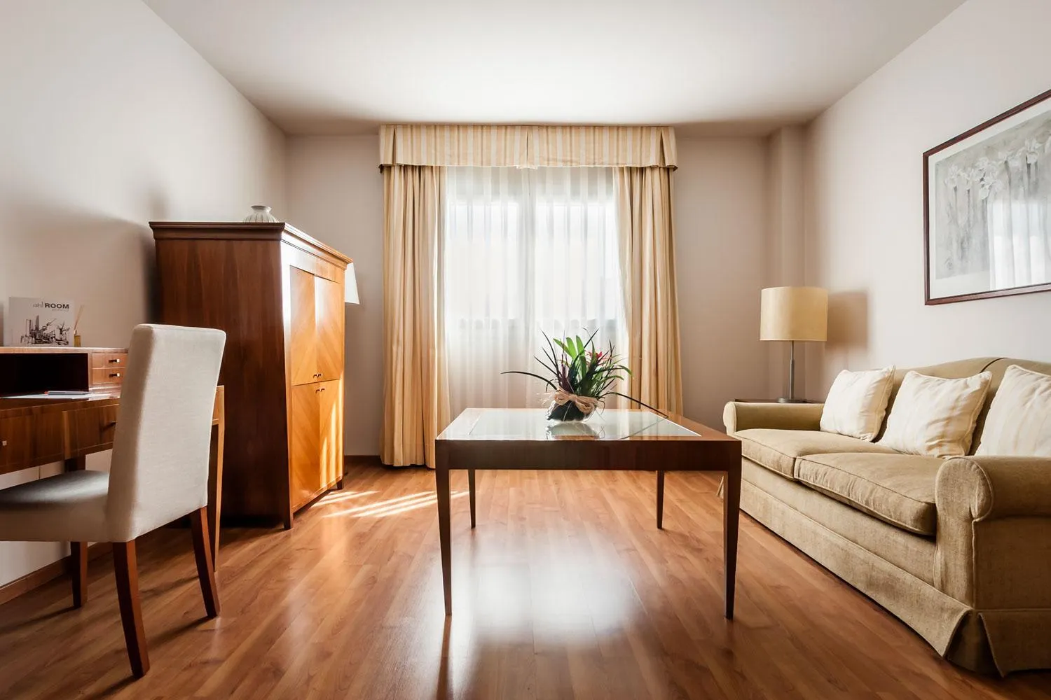 Photo of the whole room in Avenida Hotel