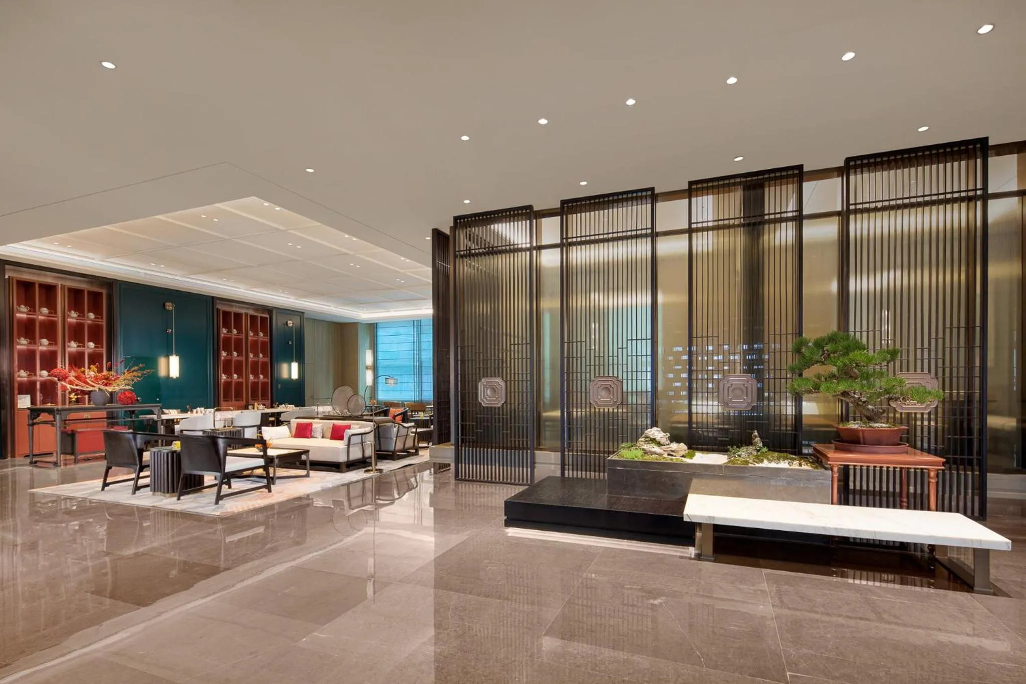 Lounge or bar in Hualuxe Leshan, an IHG Hotel