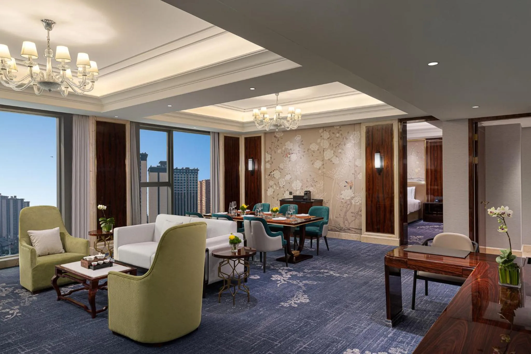 Photo of the whole room in Hualuxe Leshan, an IHG Hotel