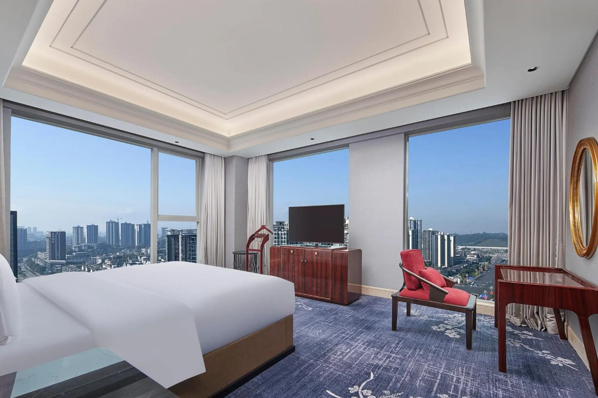 Photo of the whole room, Bed in Hualuxe Leshan, an IHG Hotel