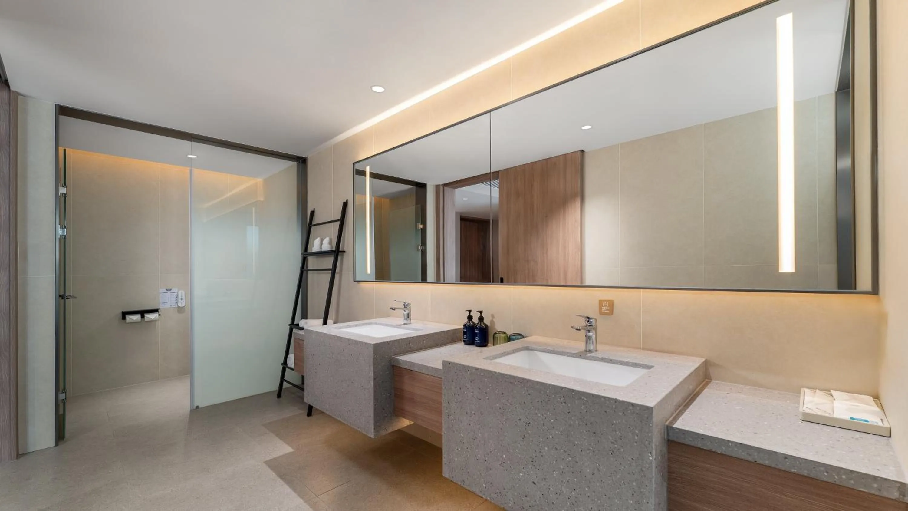 Photo of the whole room in Holiday Inn Express Jiangmen Yinhu Bay by IHG