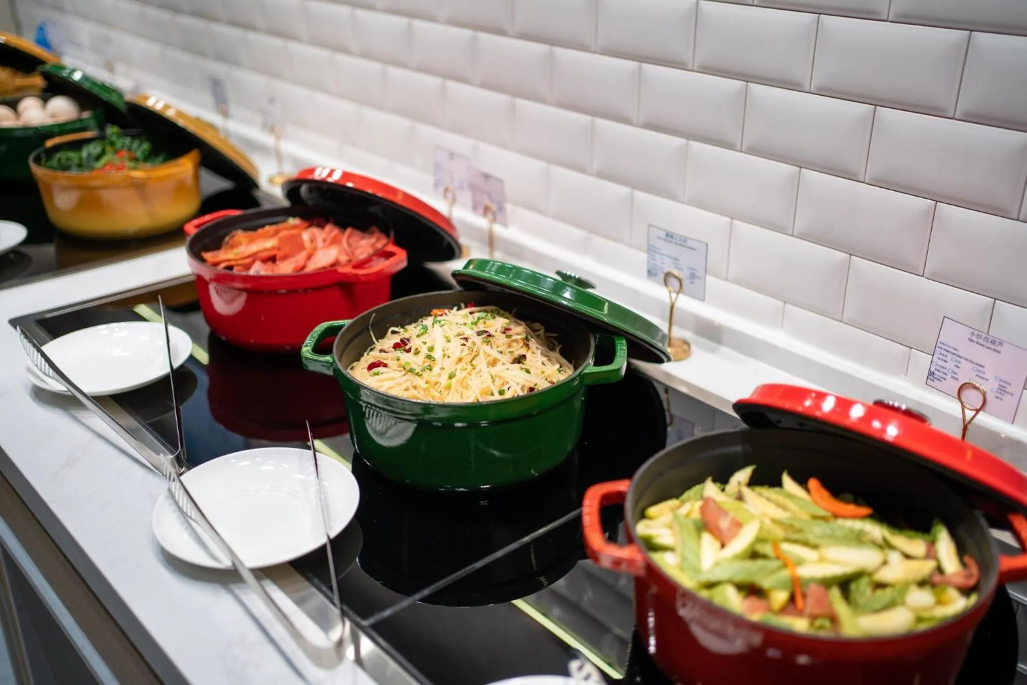 Restaurant/places to eat in Holiday Inn Express Jiangmen Yinhu Bay by IHG