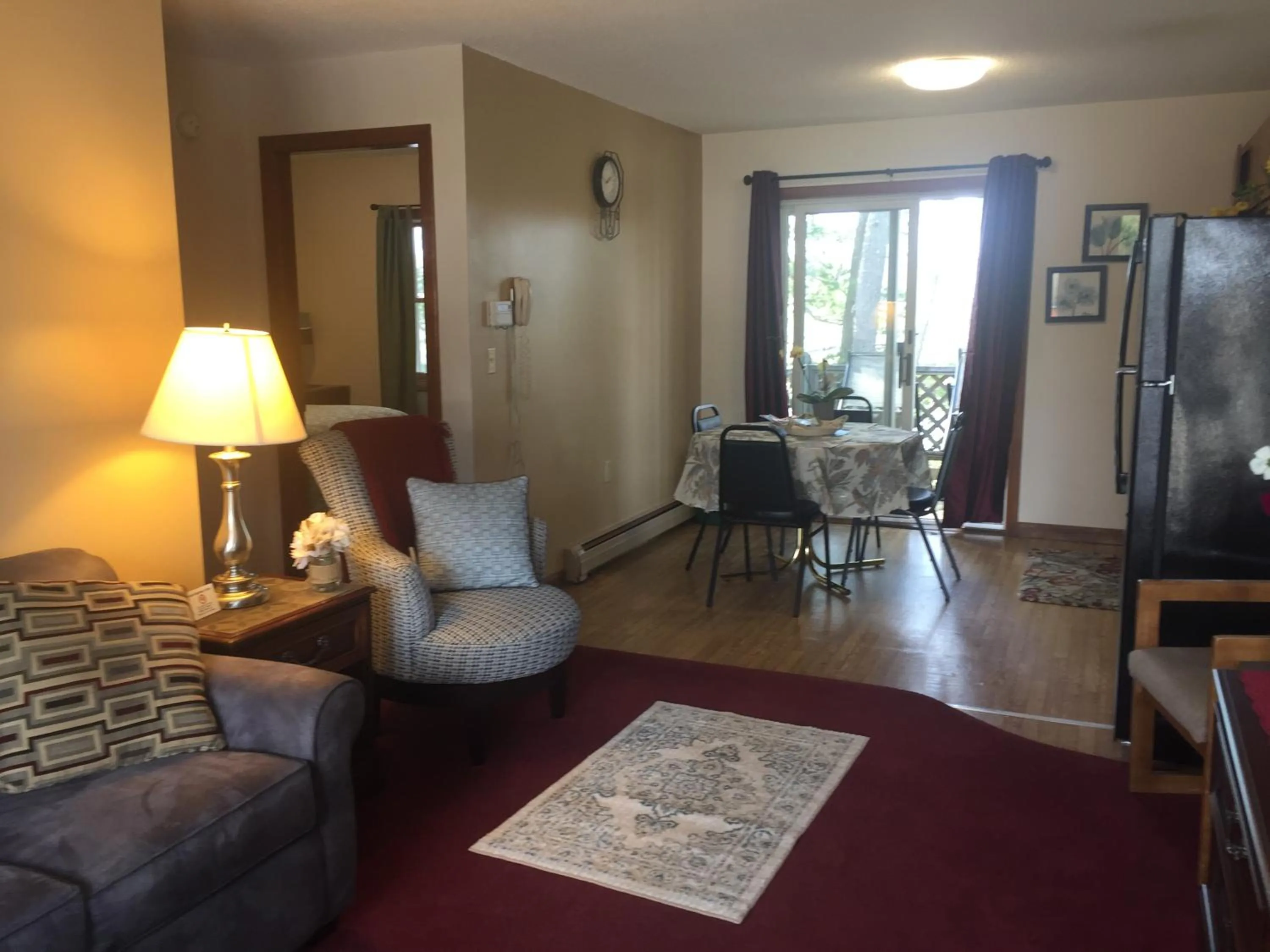 Photo of the whole room in Milford Motel On the River