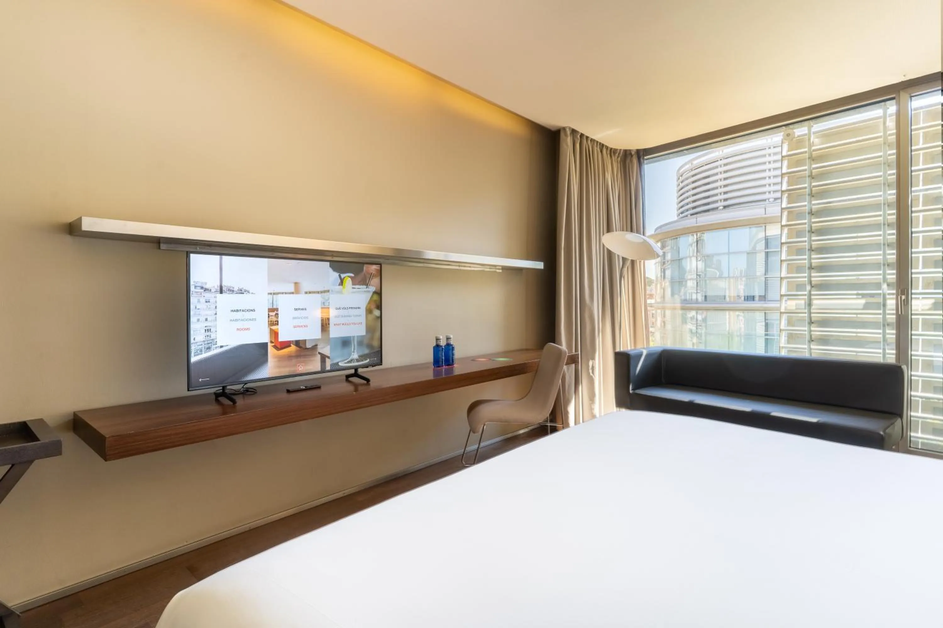 Bedroom, Bed in B Hotel