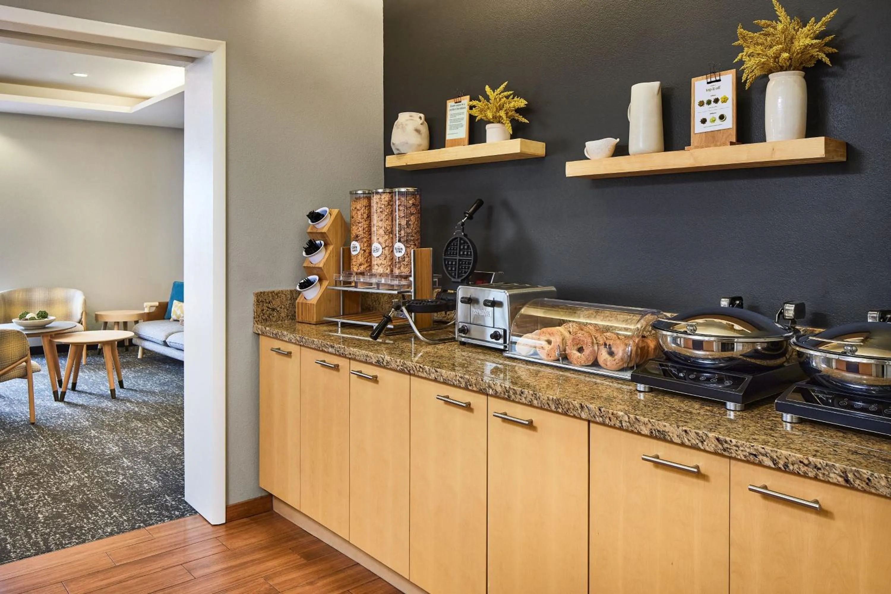 Breakfast in TownePlace Suites by Marriott Garden City