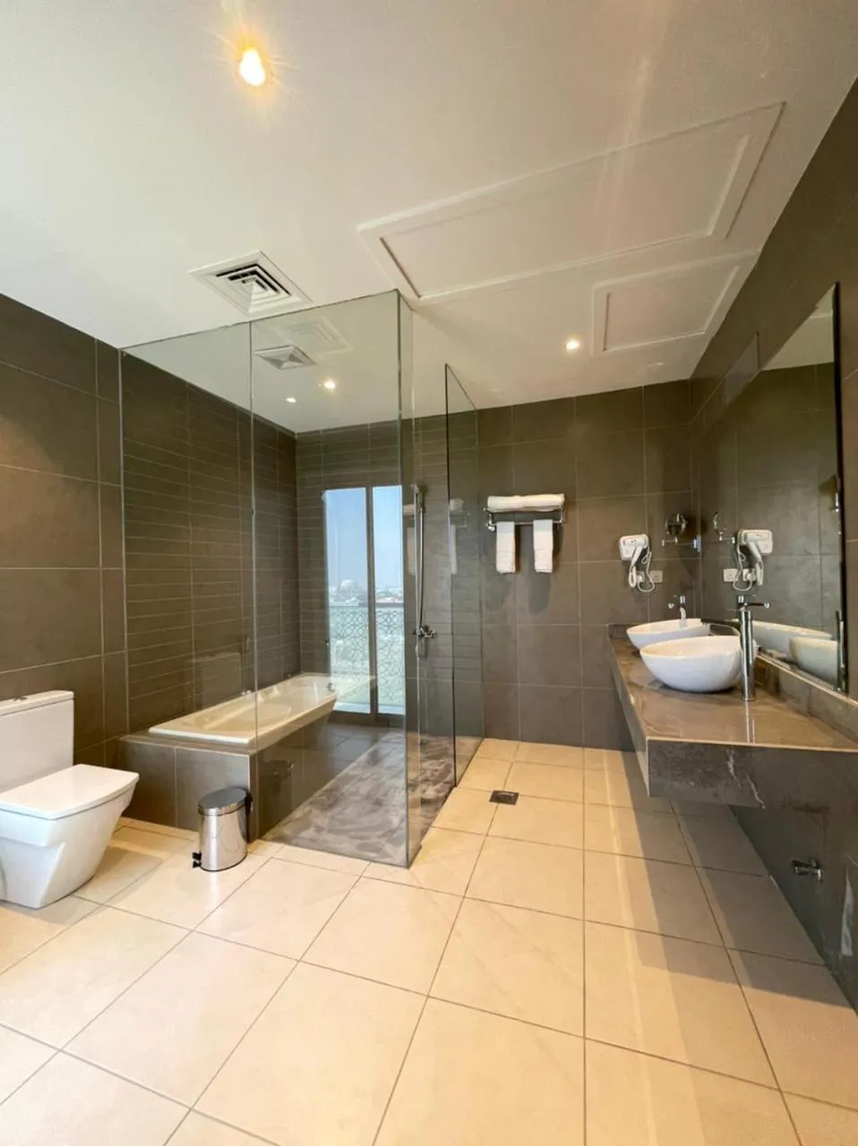 Toilet in Sarwat Park Hotel Jeddah - سروات بارك جده