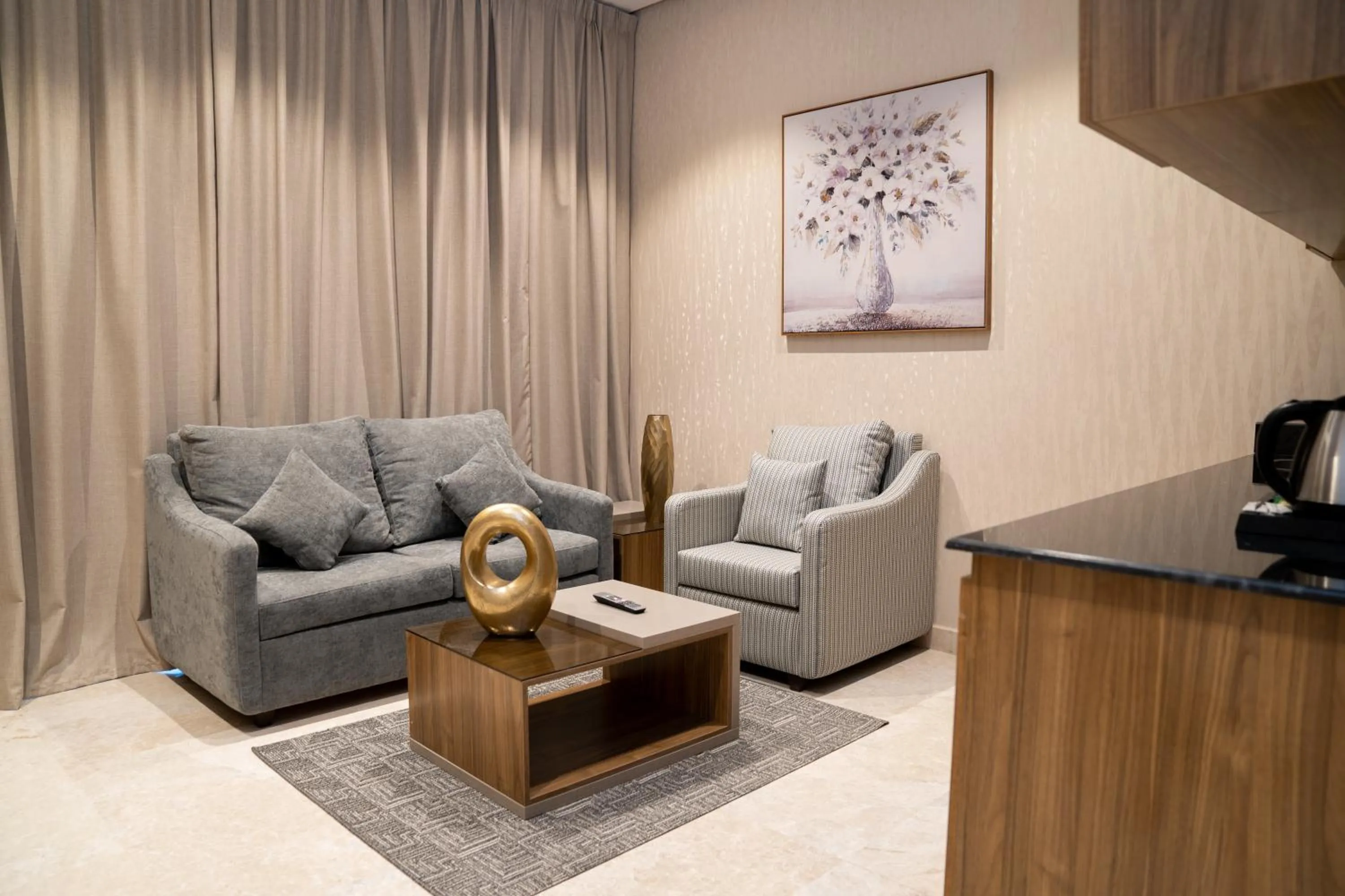 Junior Suite with Garden View in Sarwat Park Hotel Jeddah - سروات بارك جده