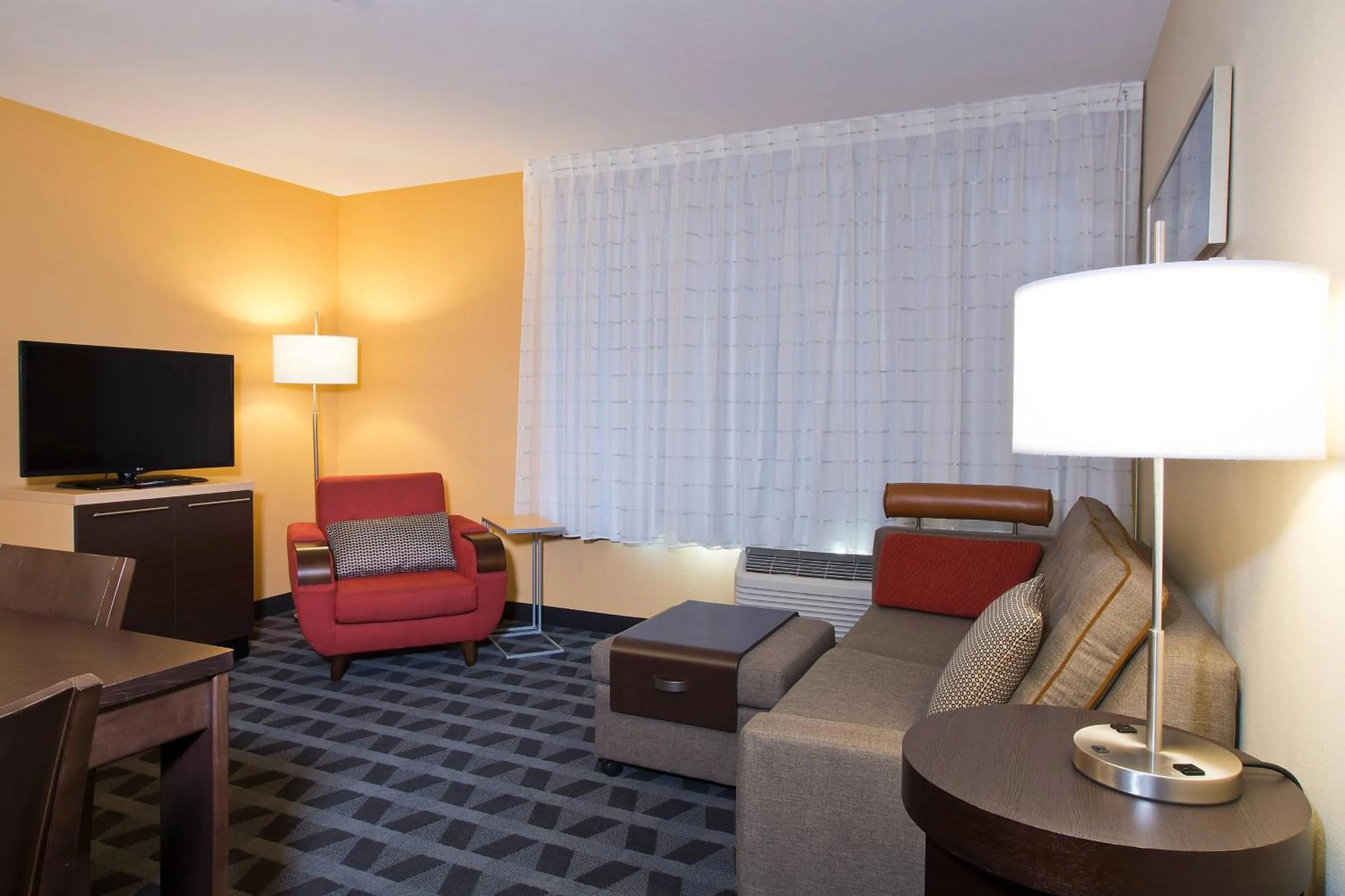 Living room in TownePlace Suites by Marriott Dodge City