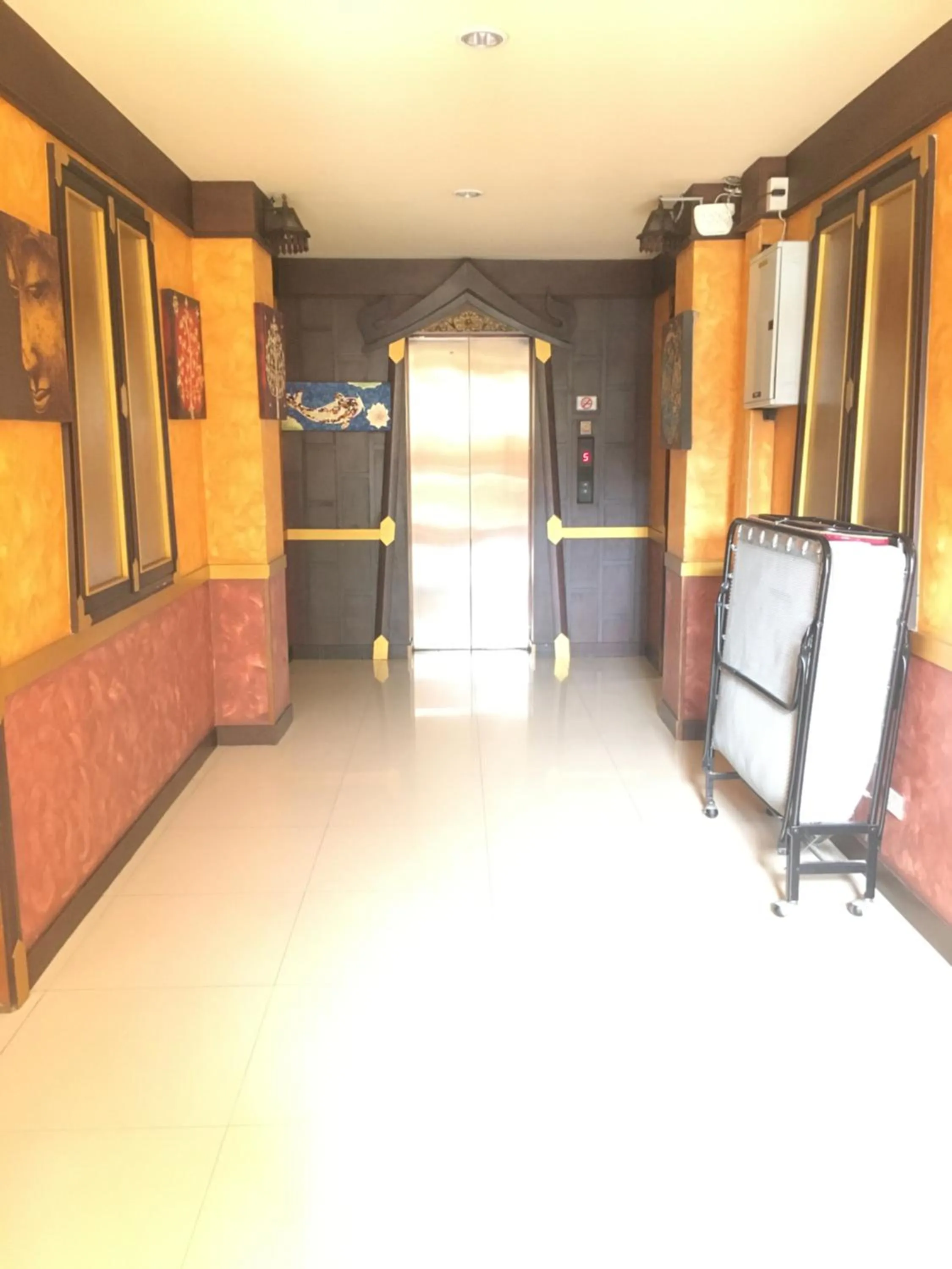 elevator in 99 Residence