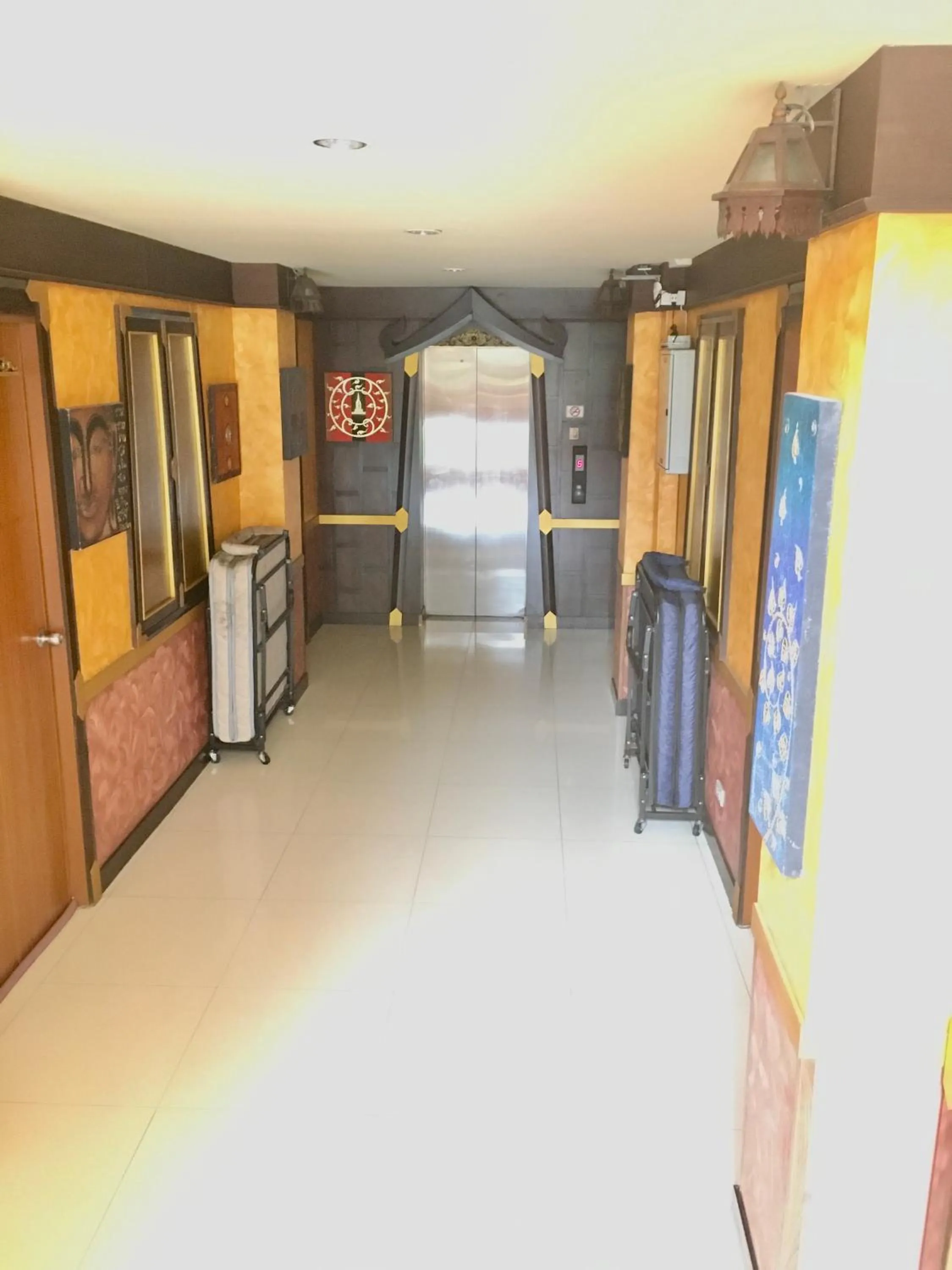 elevator in 99 Residence