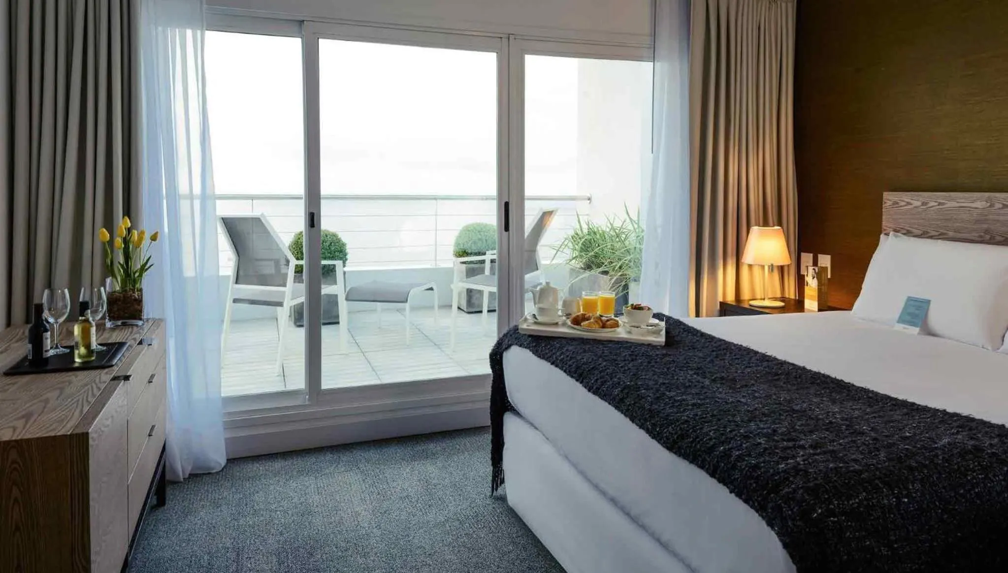 Bedroom, Bed in Mercure Montevideo Punta Carretas