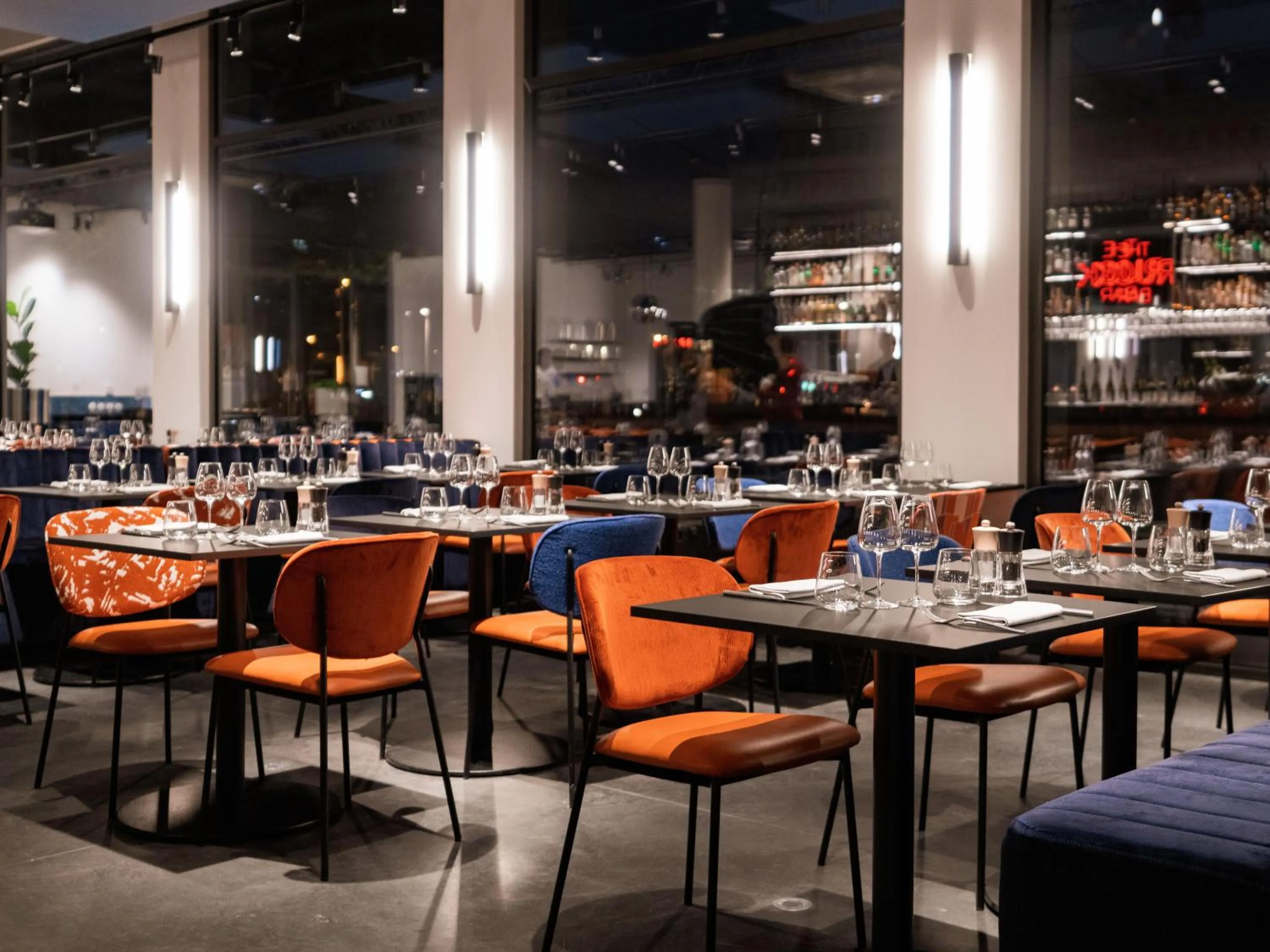 Restaurant/places to eat in The Ruck Hotel