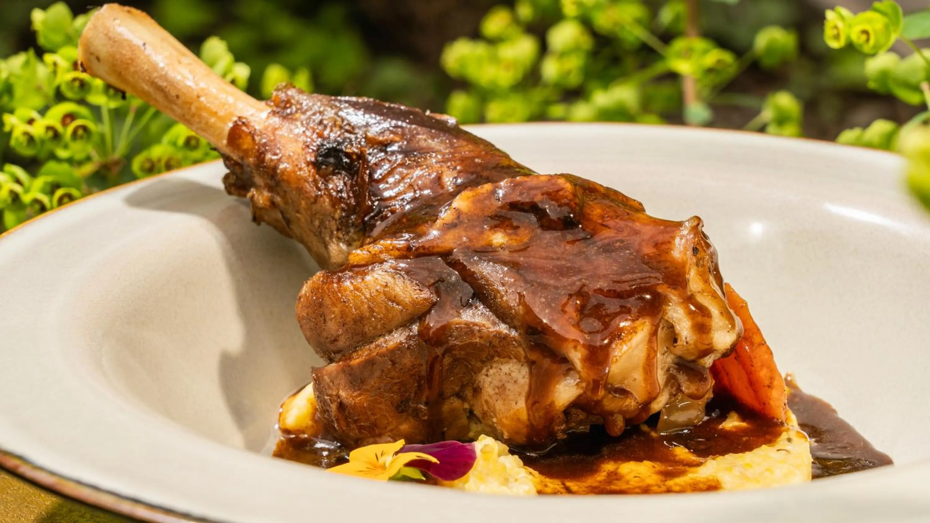 Food in The Ruck Hotel