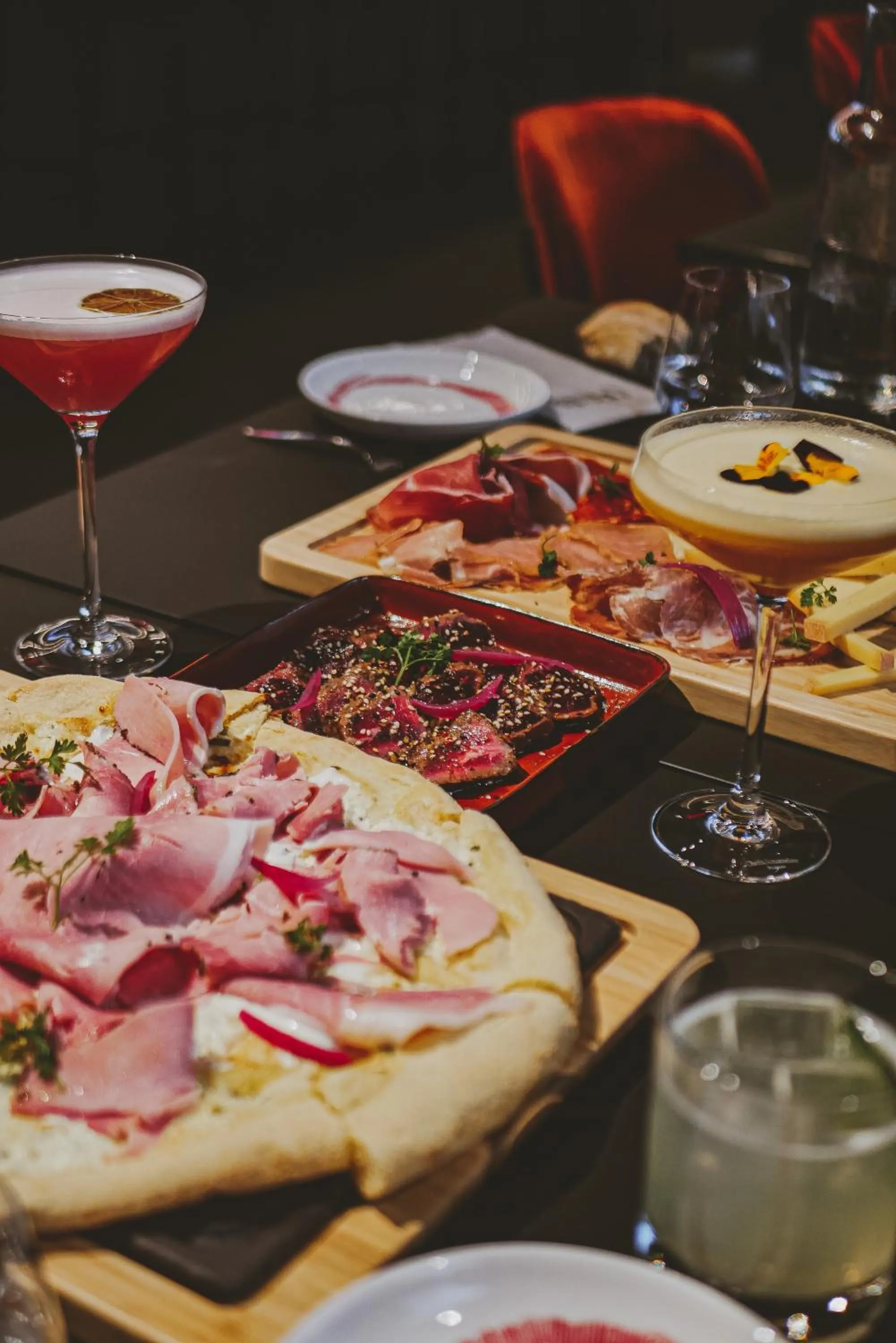 Restaurant/places to eat in The Ruck Hotel