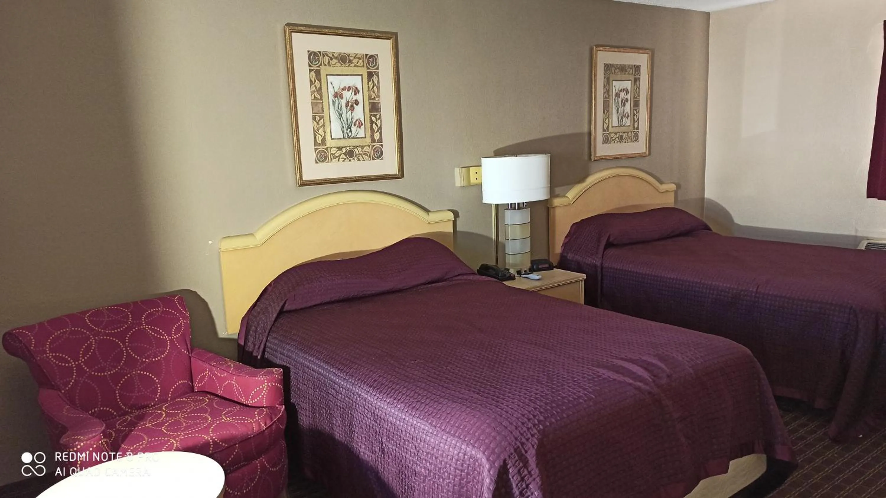 Bed in Best Budget Inn Tell City