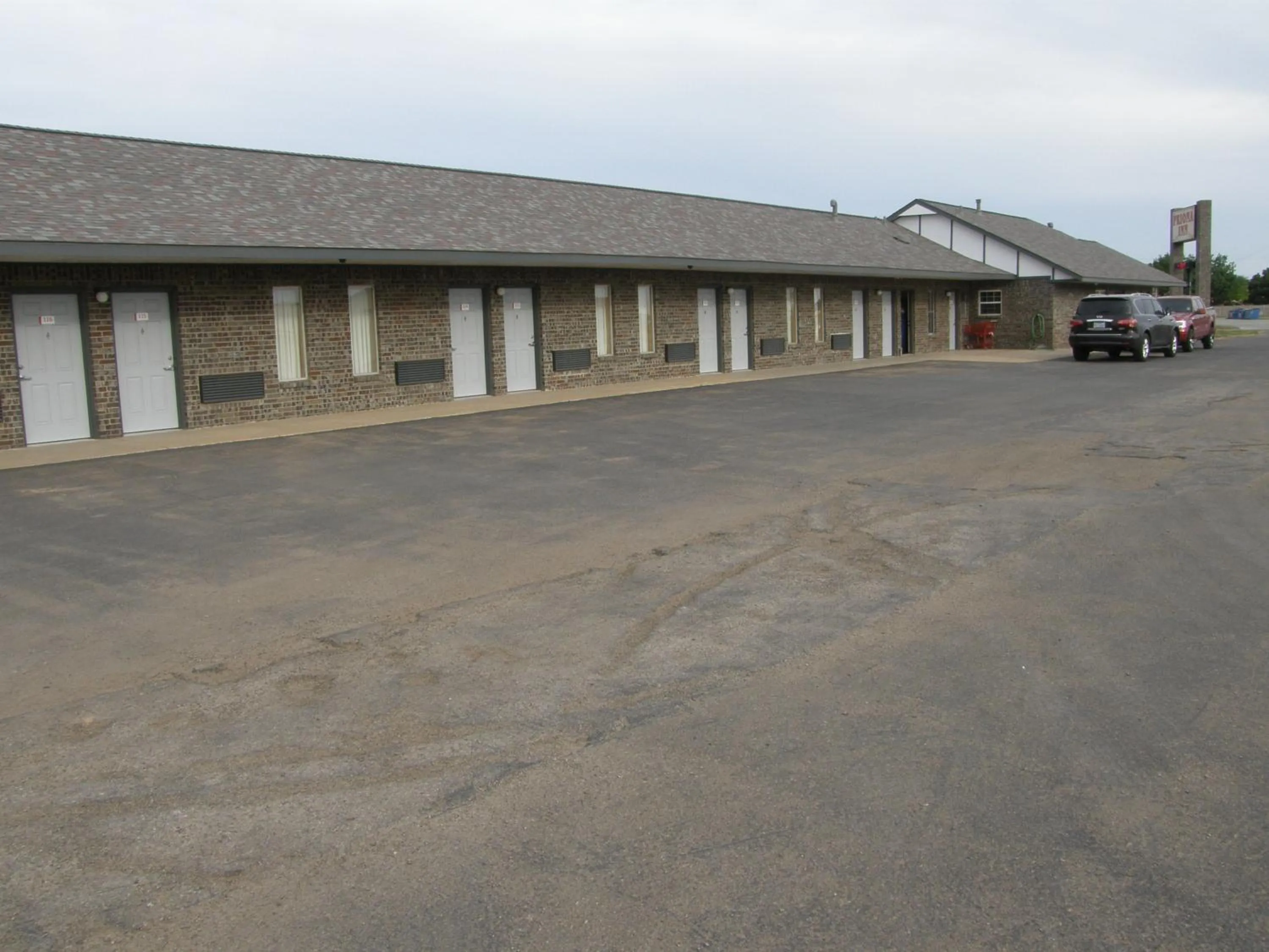 Property building in Friona Inn