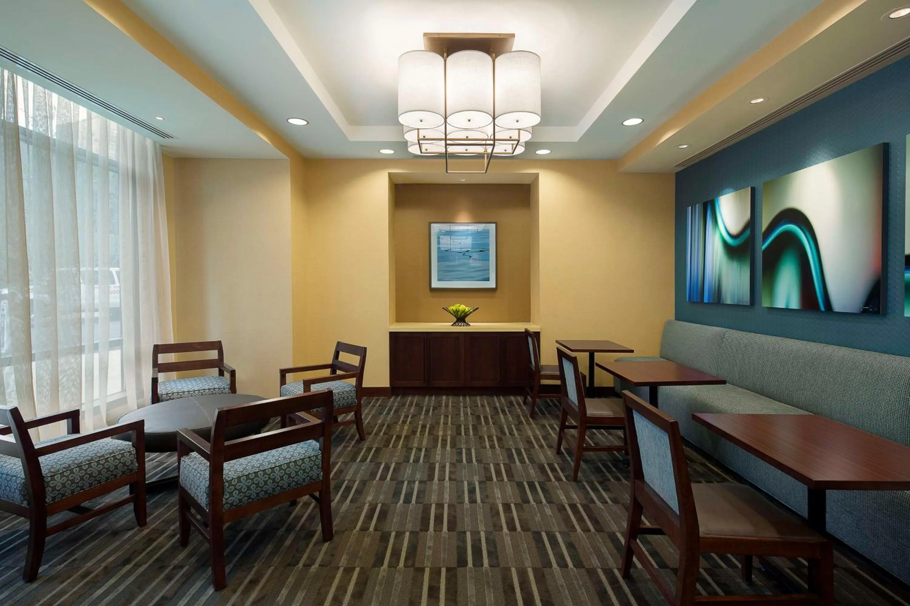 Lounge or bar in Hyatt Place Washington DC/US Capitol