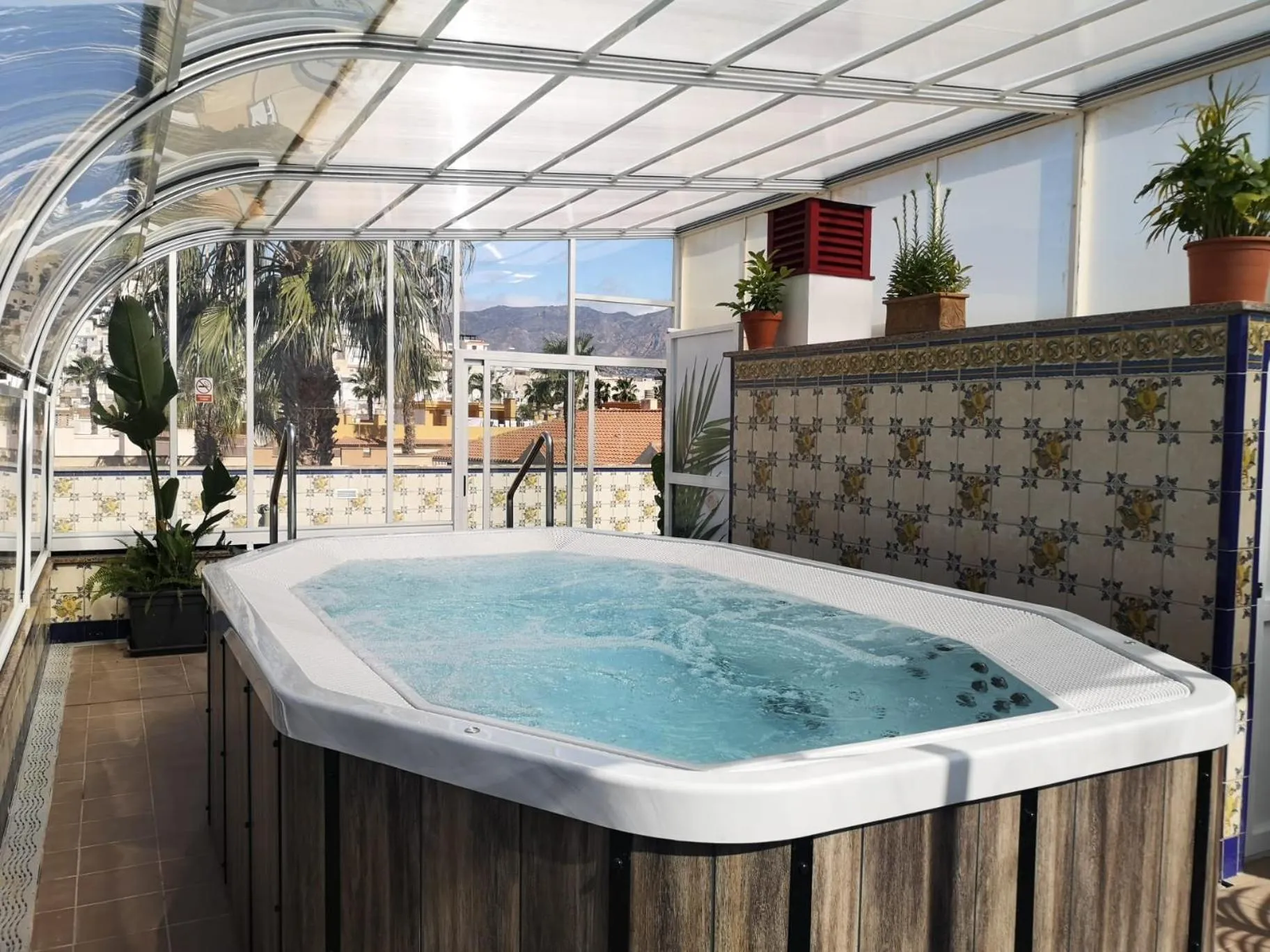 Hot Tub in Hotel Avenida Tropical by Bossh! Hotels