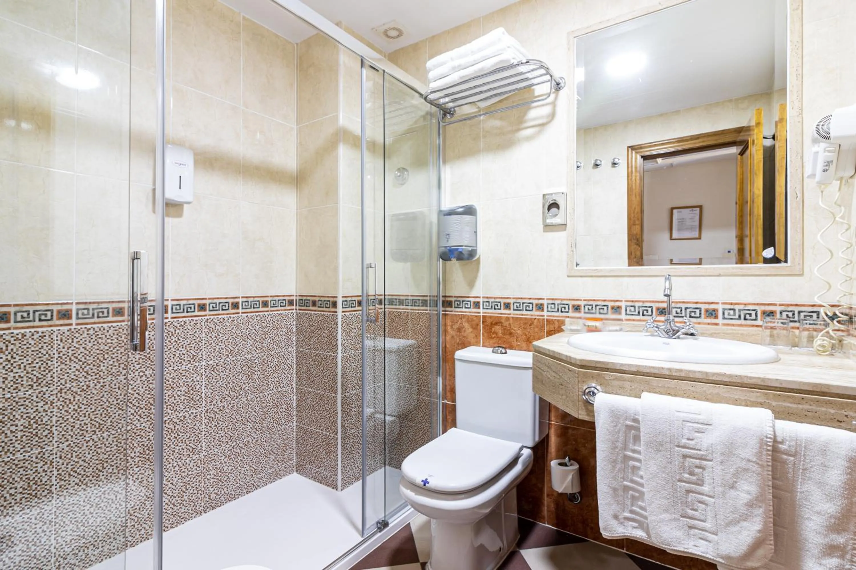 Bathroom in Hotel Avenida Tropical by Bossh! Hotels