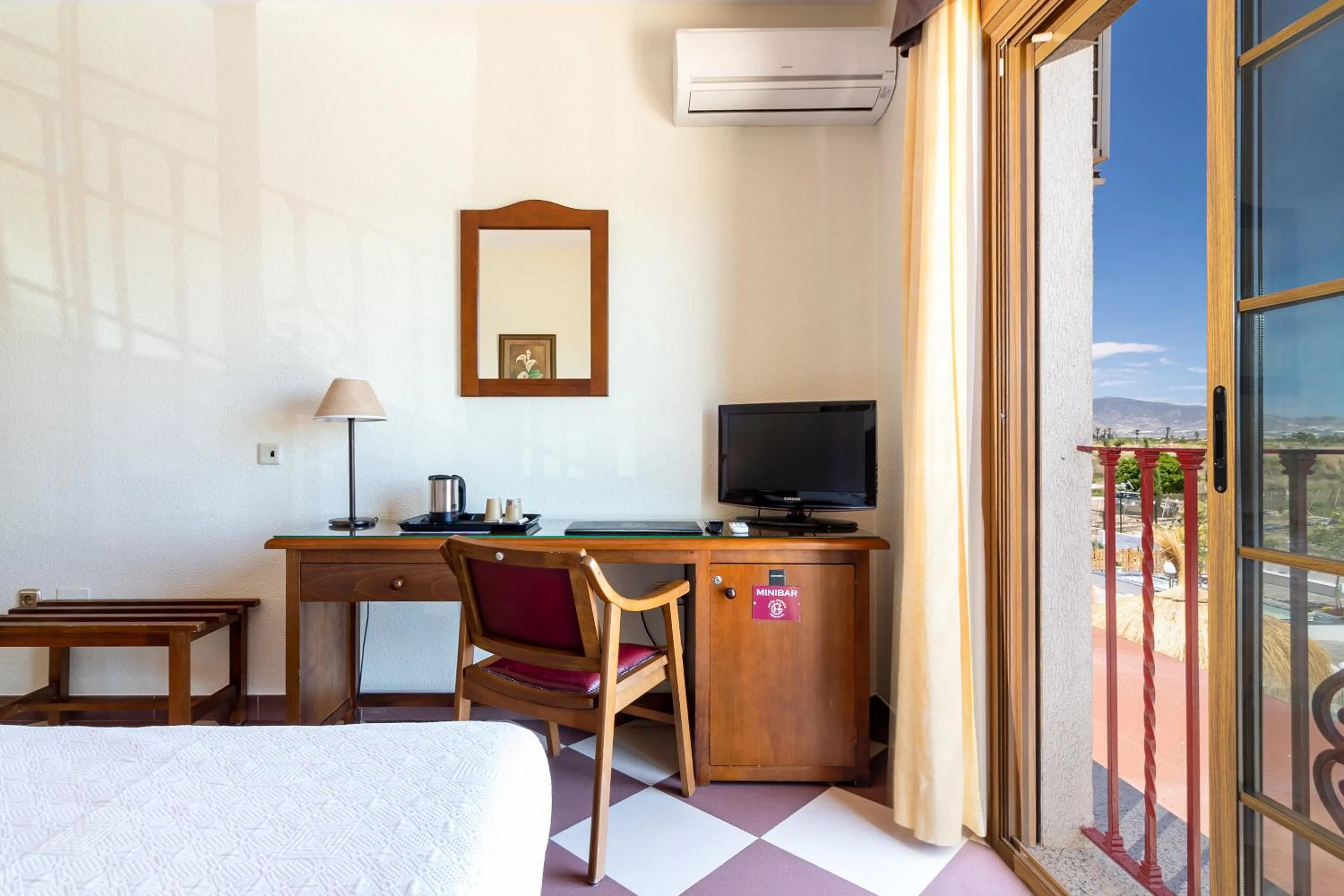 Photo of the whole room, Bed in Hotel Avenida Tropical by Bossh! Hotels