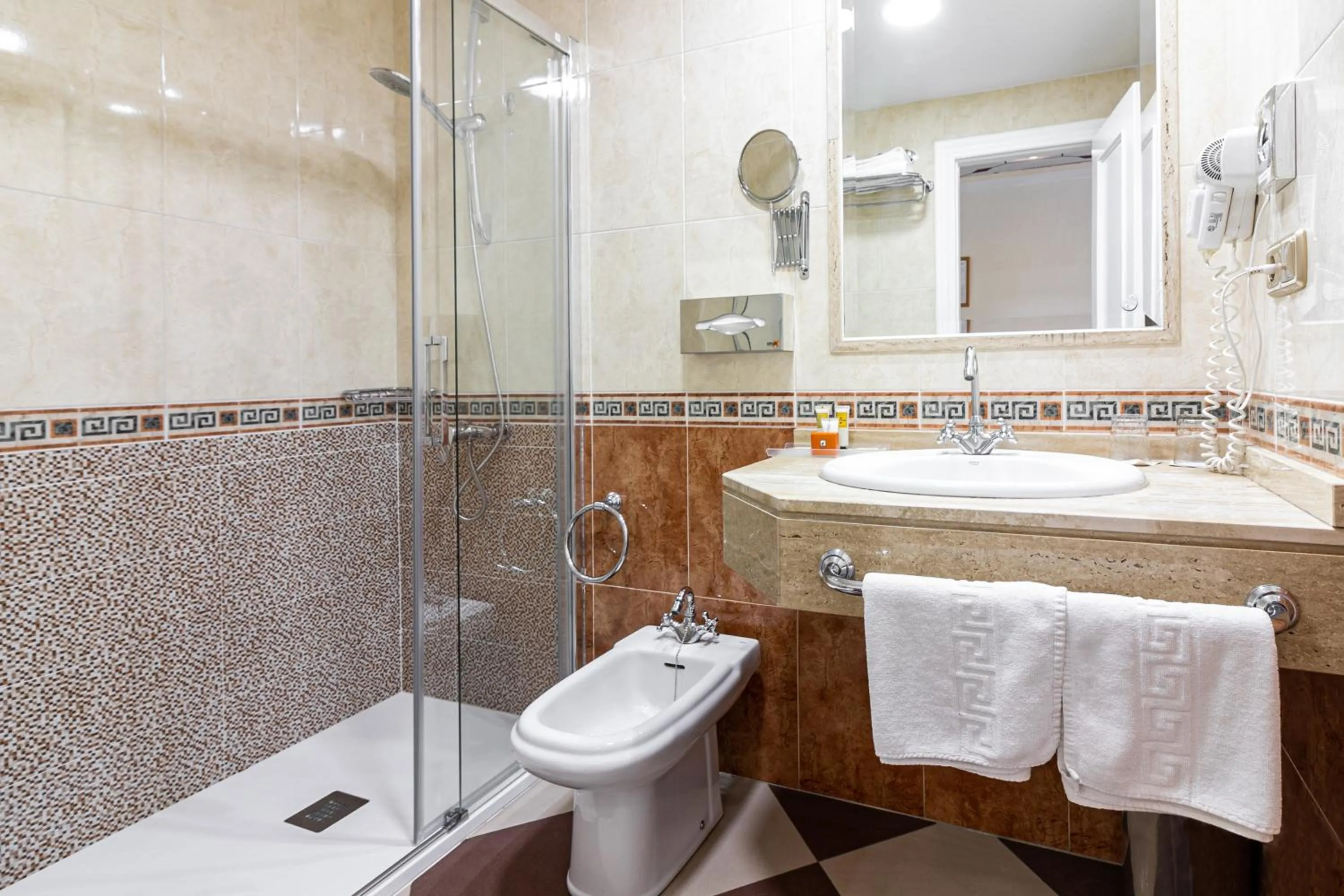 Bathroom in Hotel Avenida Tropical by Bossh! Hotels