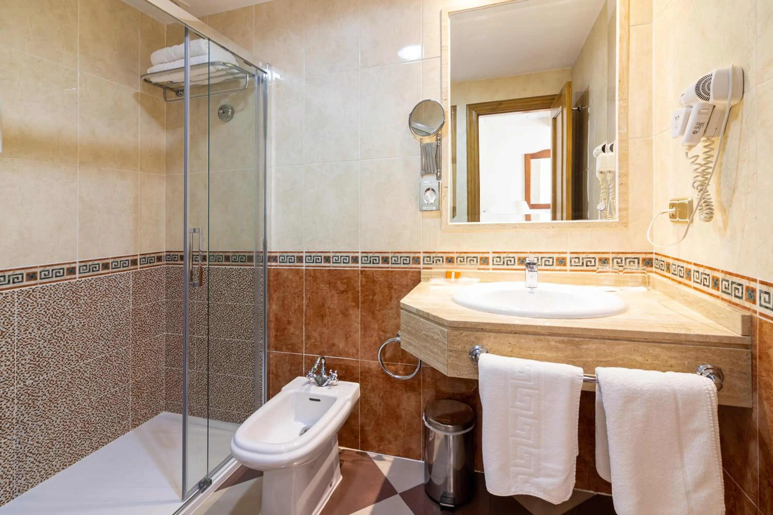 Bathroom in Hotel Avenida Tropical by Bossh! Hotels