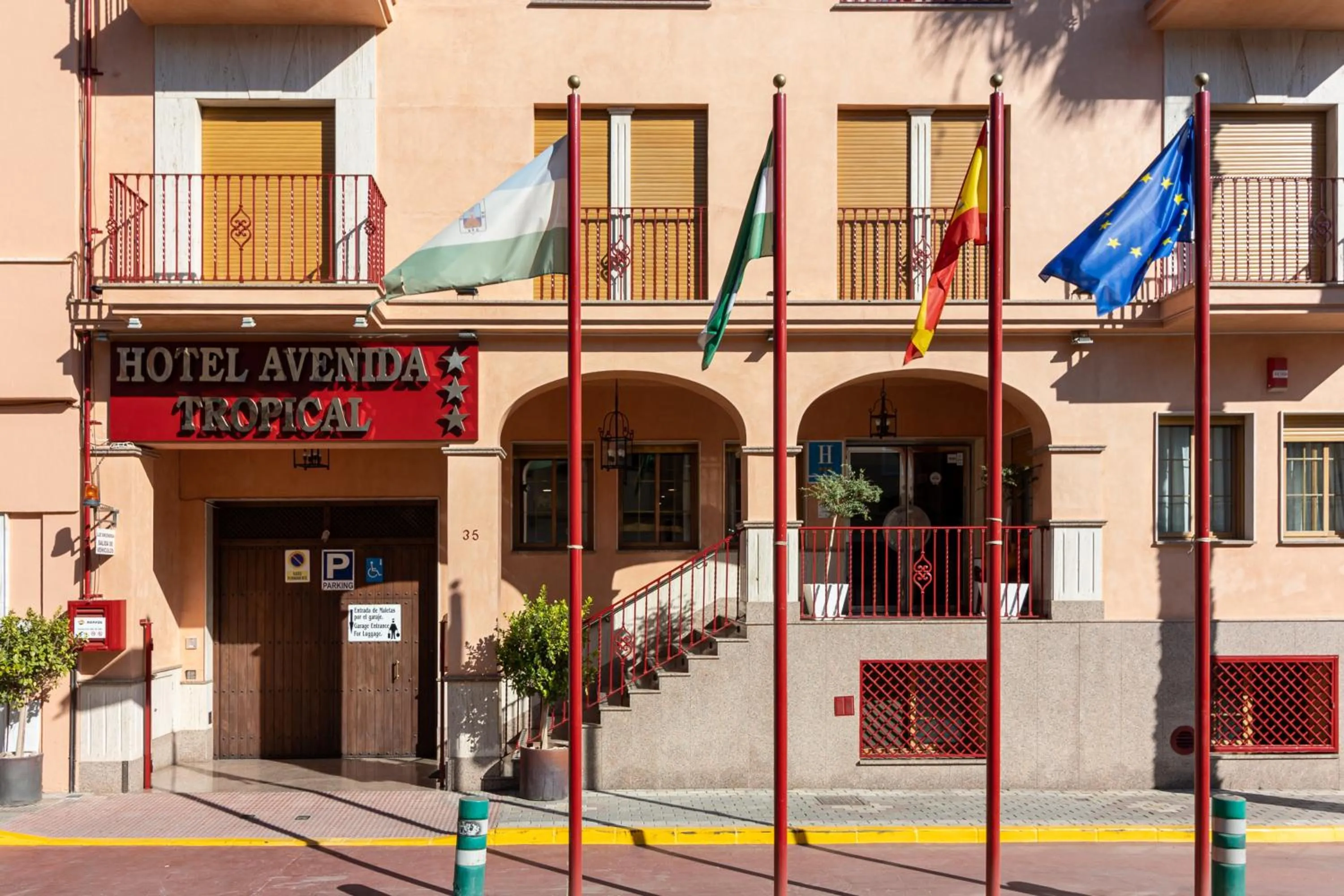 Facade/entrance in Hotel Avenida Tropical by Bossh! Hotels