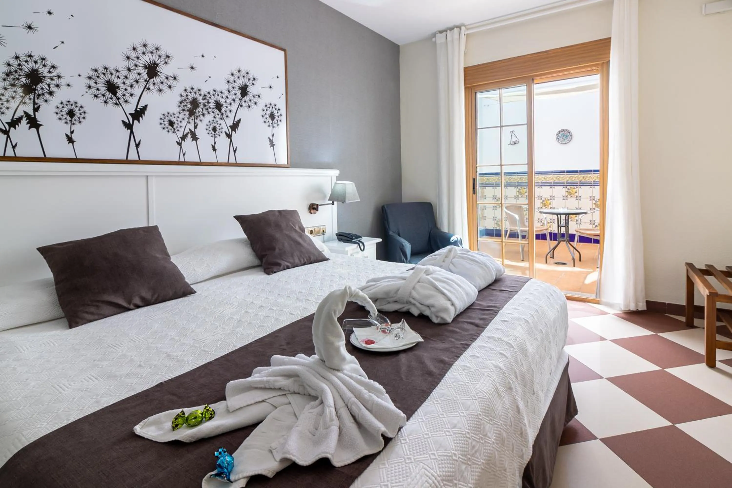 Photo of the whole room, Bed in Hotel Avenida Tropical by Bossh! Hotels