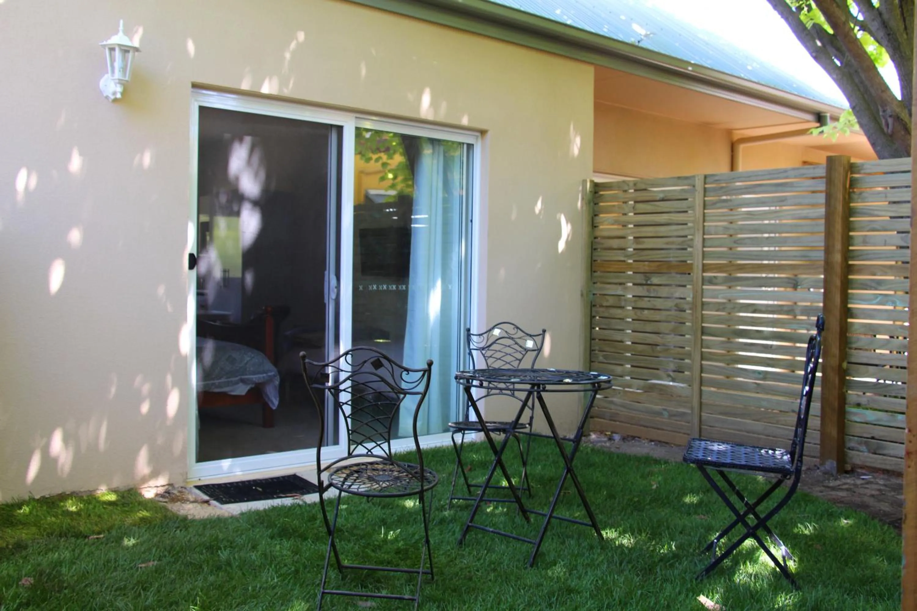 Facade/entrance in Richmond Coachmans Rest