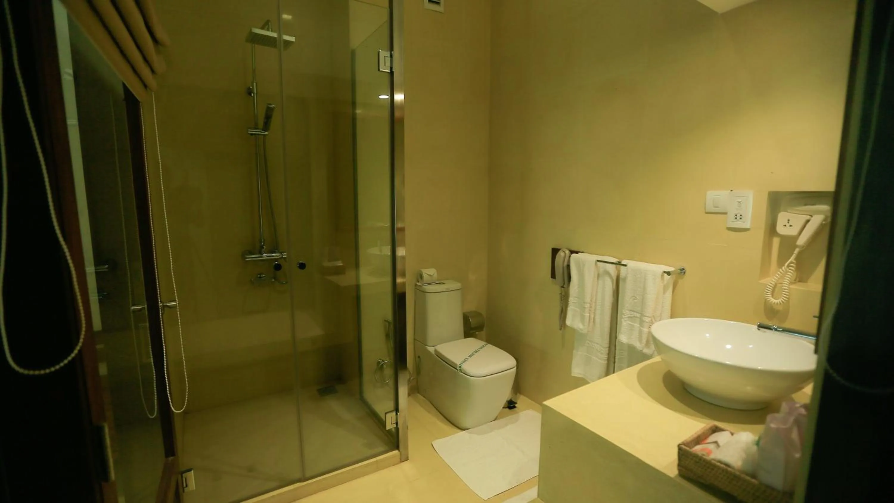 Bathroom in Pandanus Beach Resort & Spa