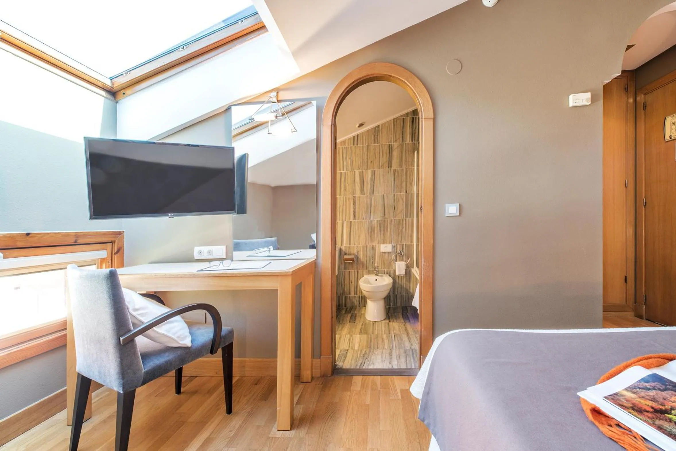 Photo of the whole room in La Casa del Patrón