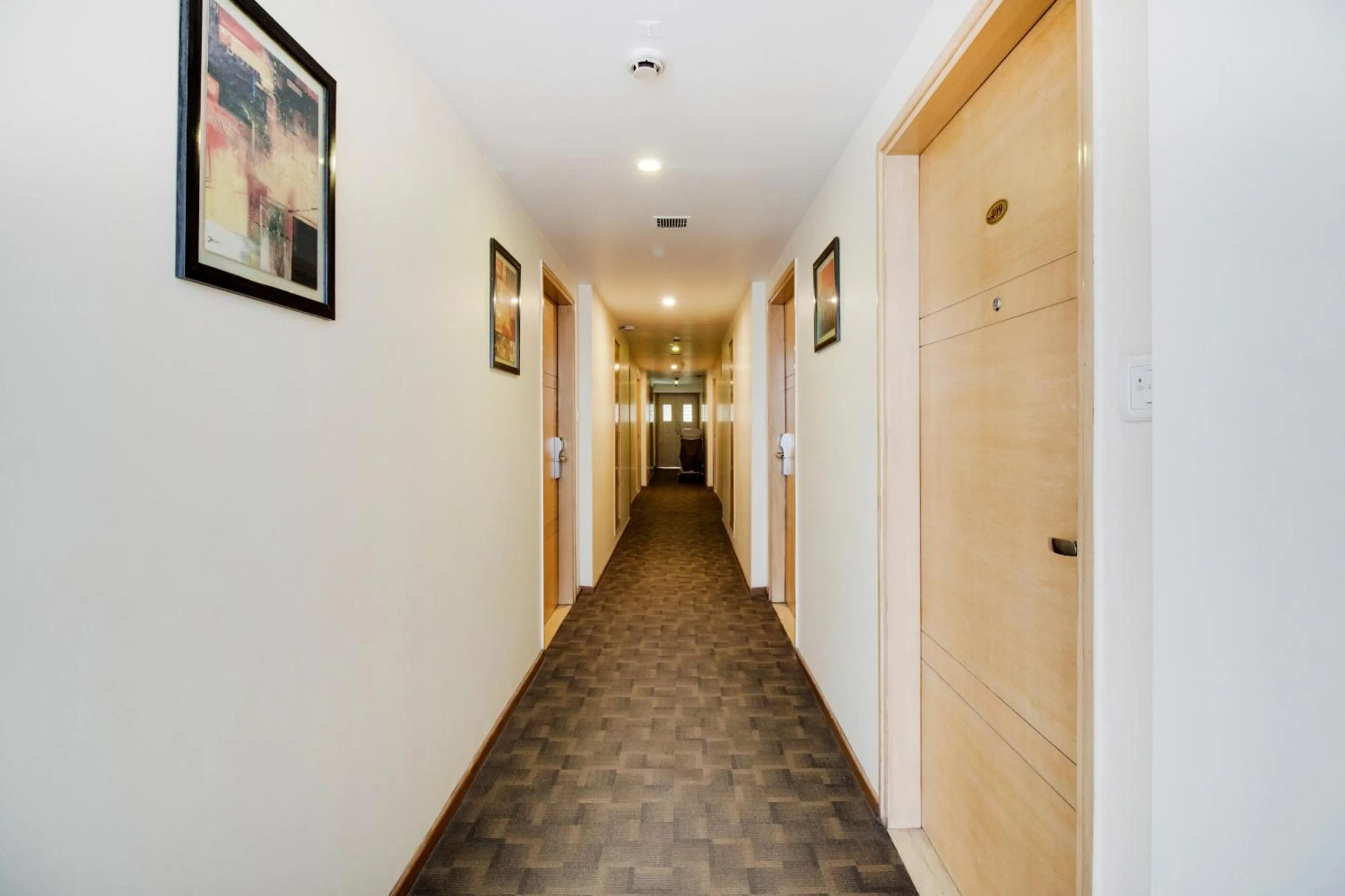 Lobby or reception in La Sara Hometel