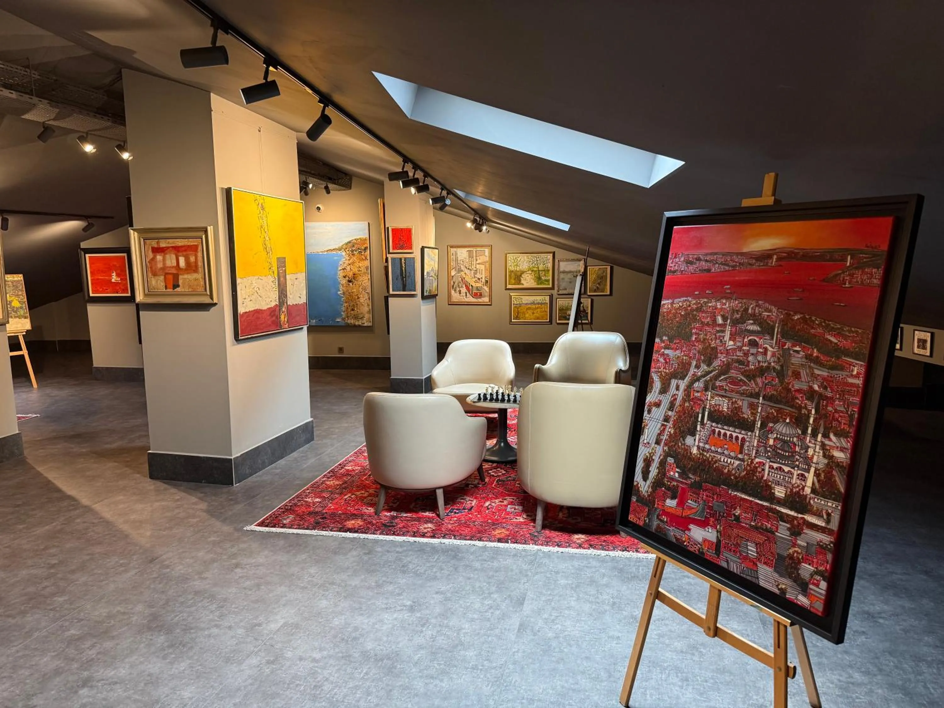 Property building in Marius Hotel