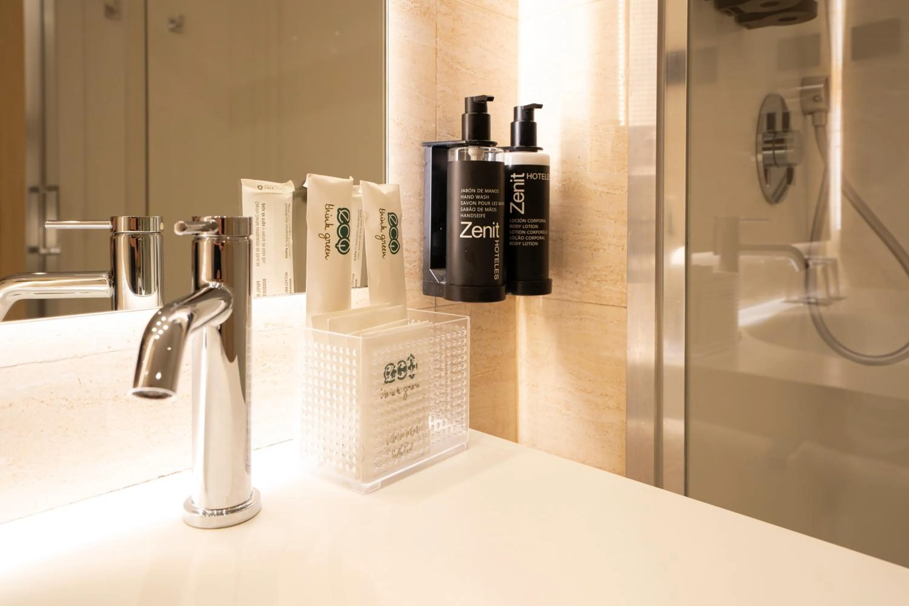 Bathroom in Hotel Zenit Bilbao