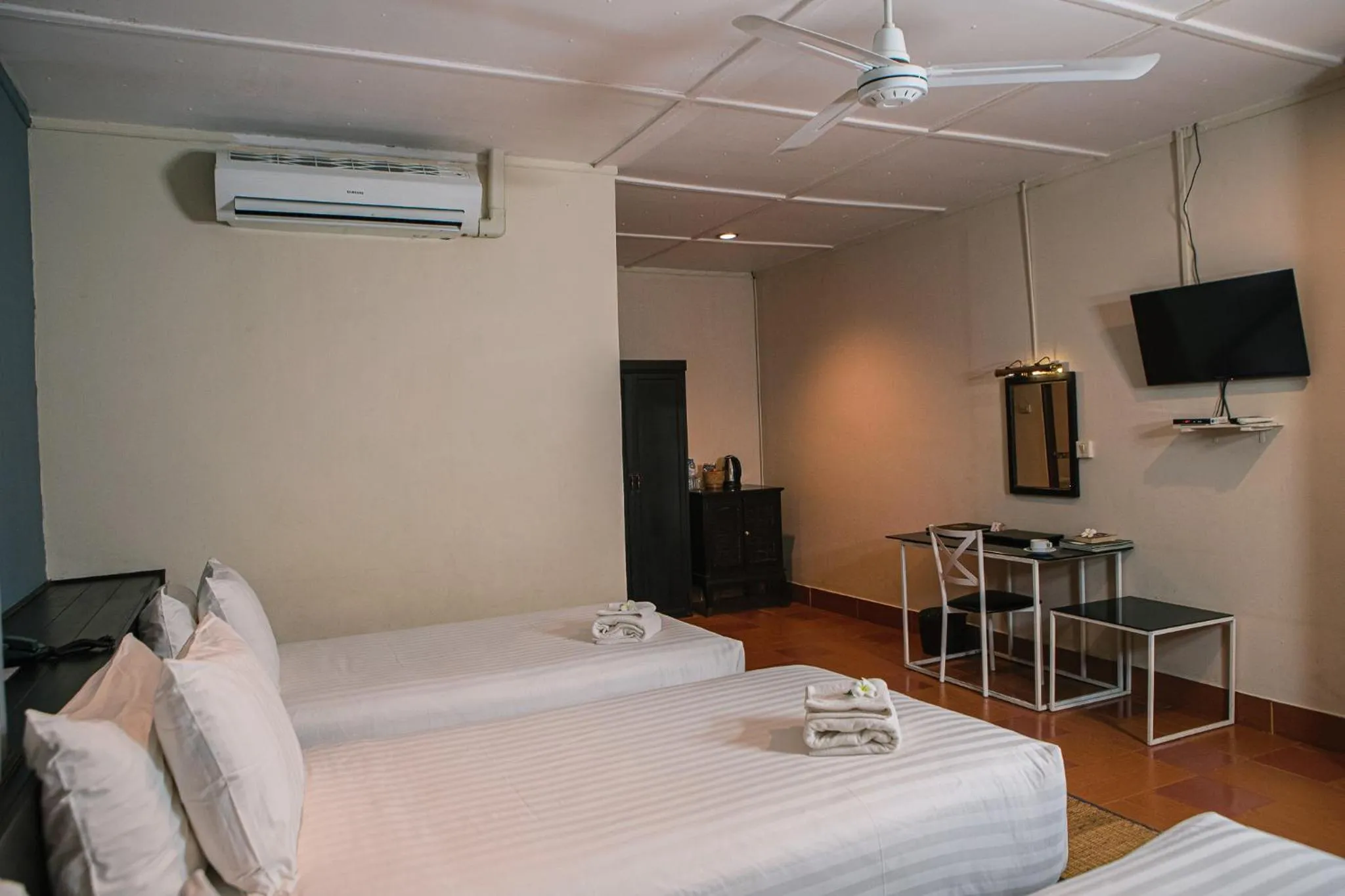 Bed in Pakse hotel & Restaurant