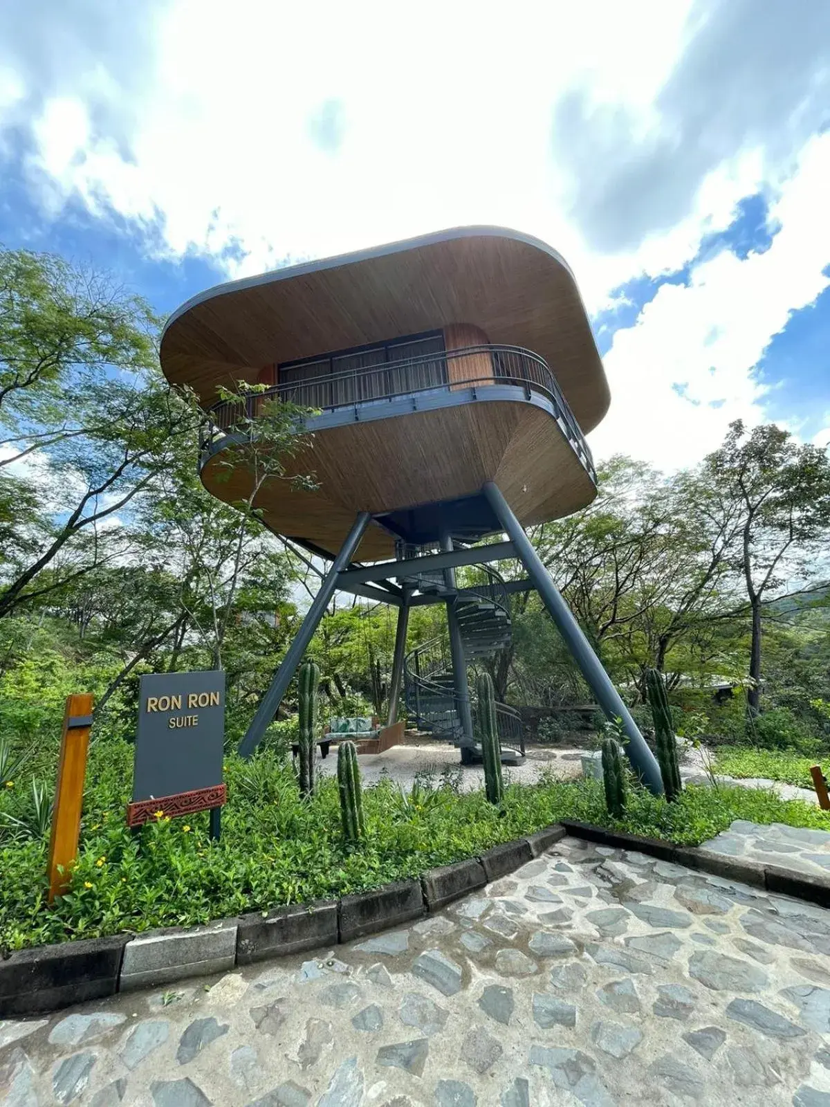 Deluxe King Suite in Suitree Experience Hotel Deluxe King Suite in Suitree Experience Hotel