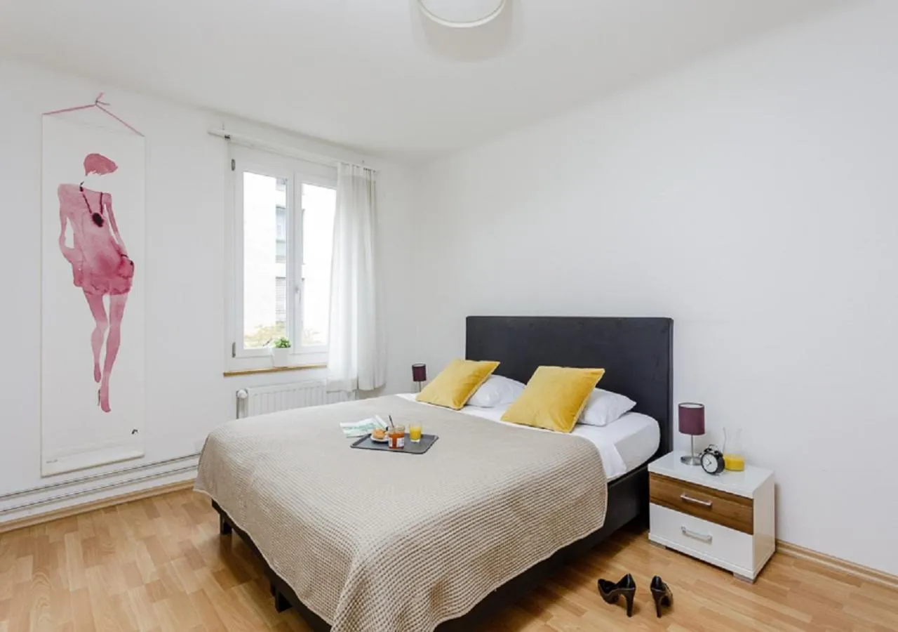 Photo of the whole room, Bed in Rent a Home Eptingerstrasse - Self Check-In